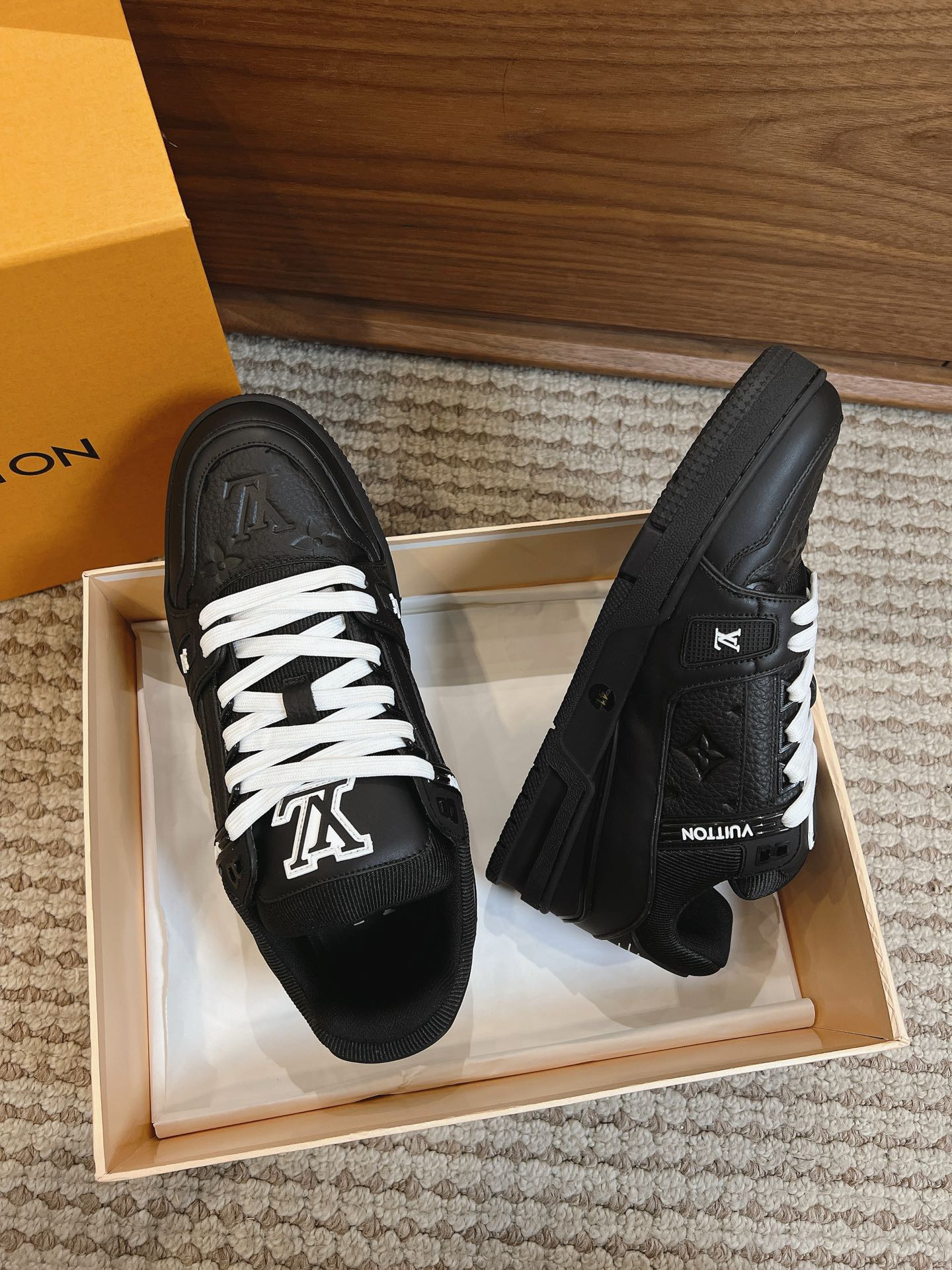 Men's shoes
