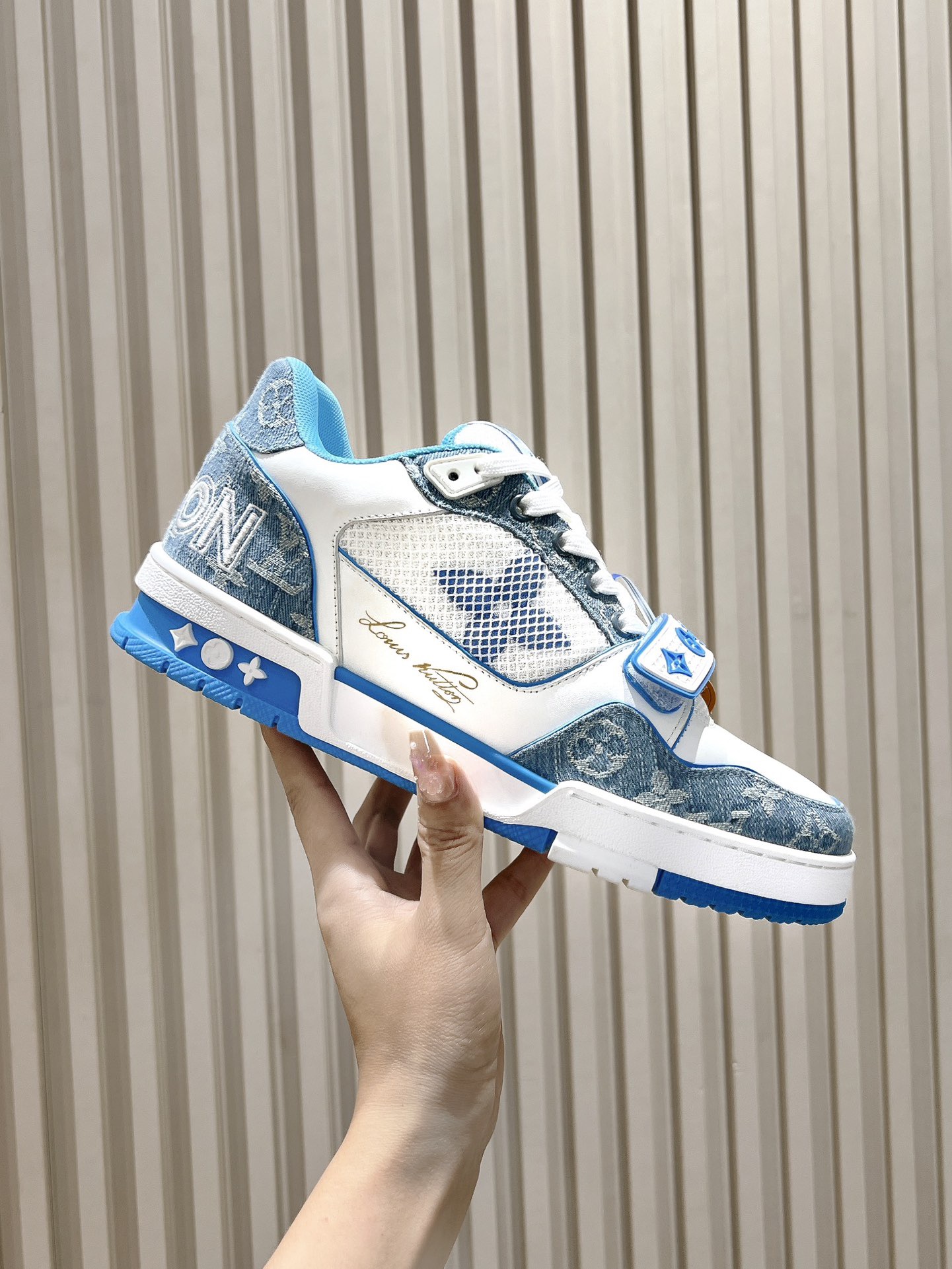 Men's shoes