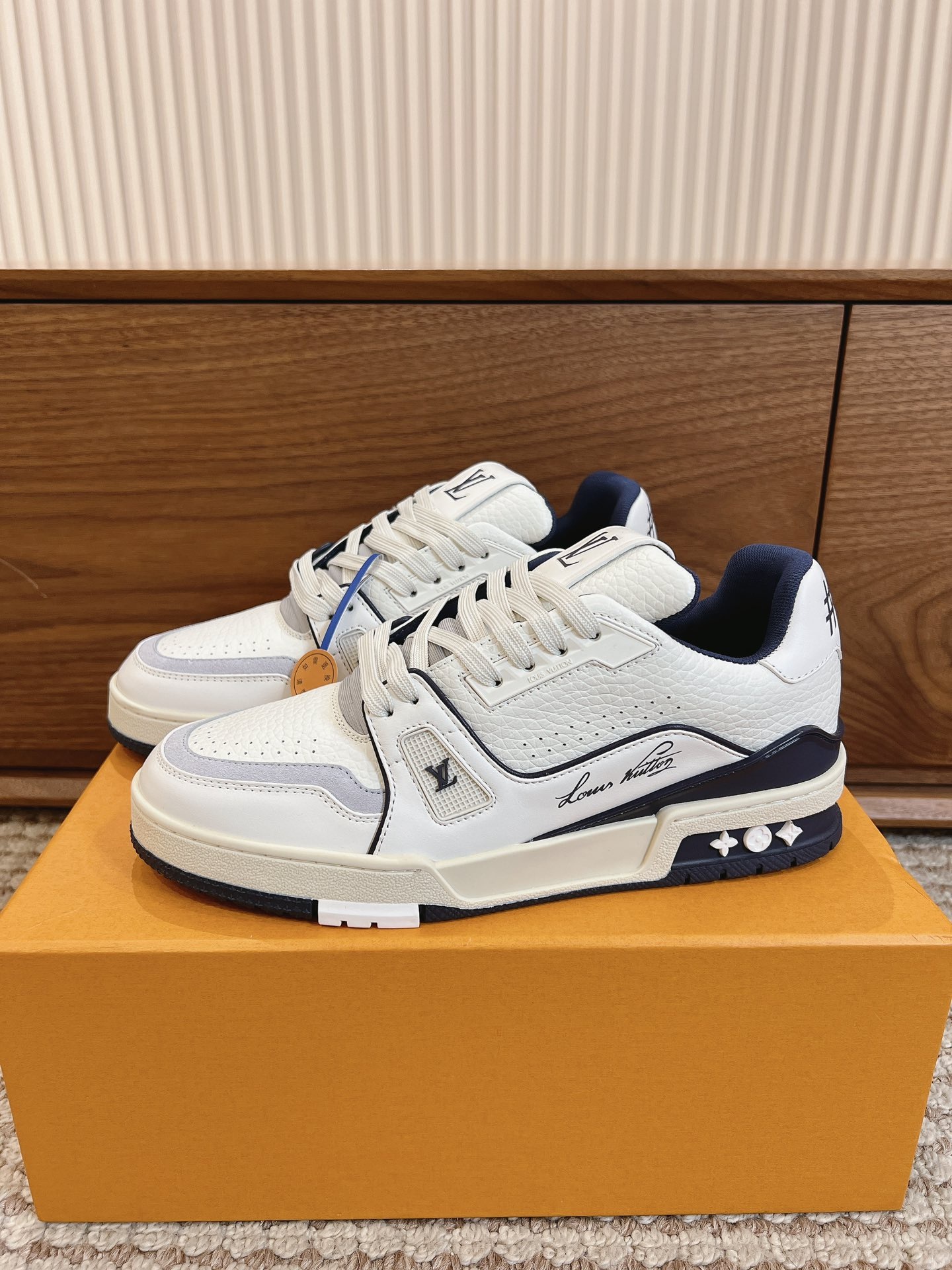 Men's shoes