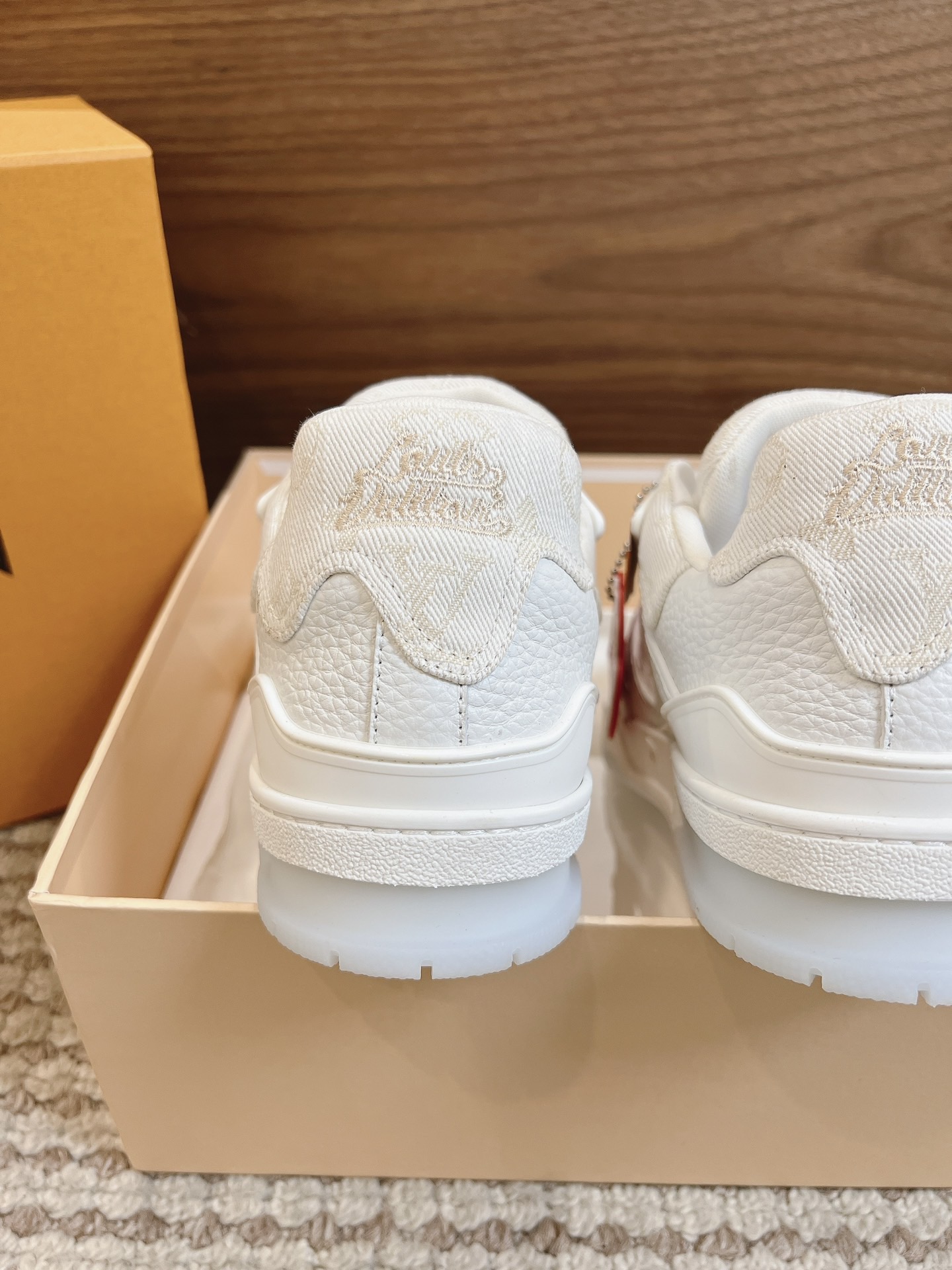 Men's shoes