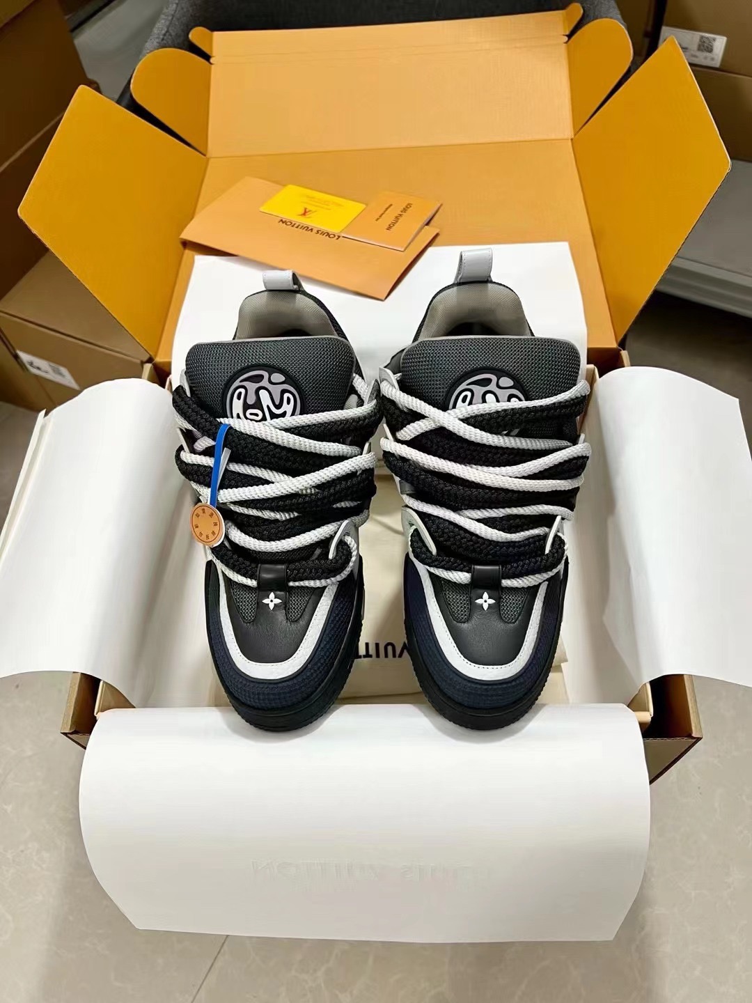 Men's shoes