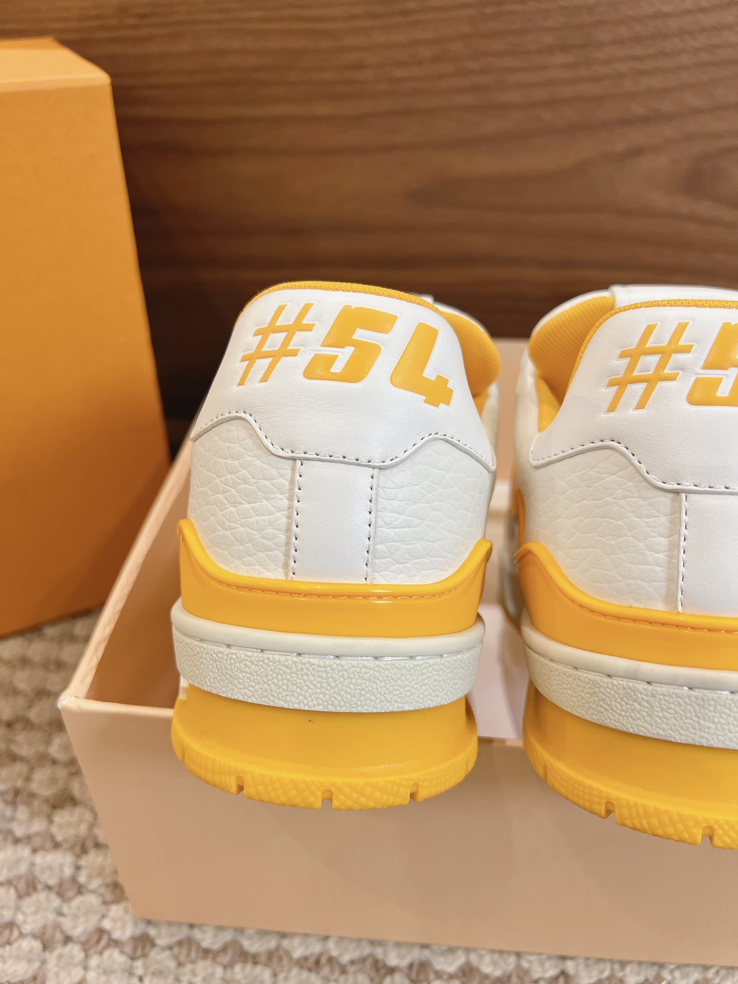 Men's shoes