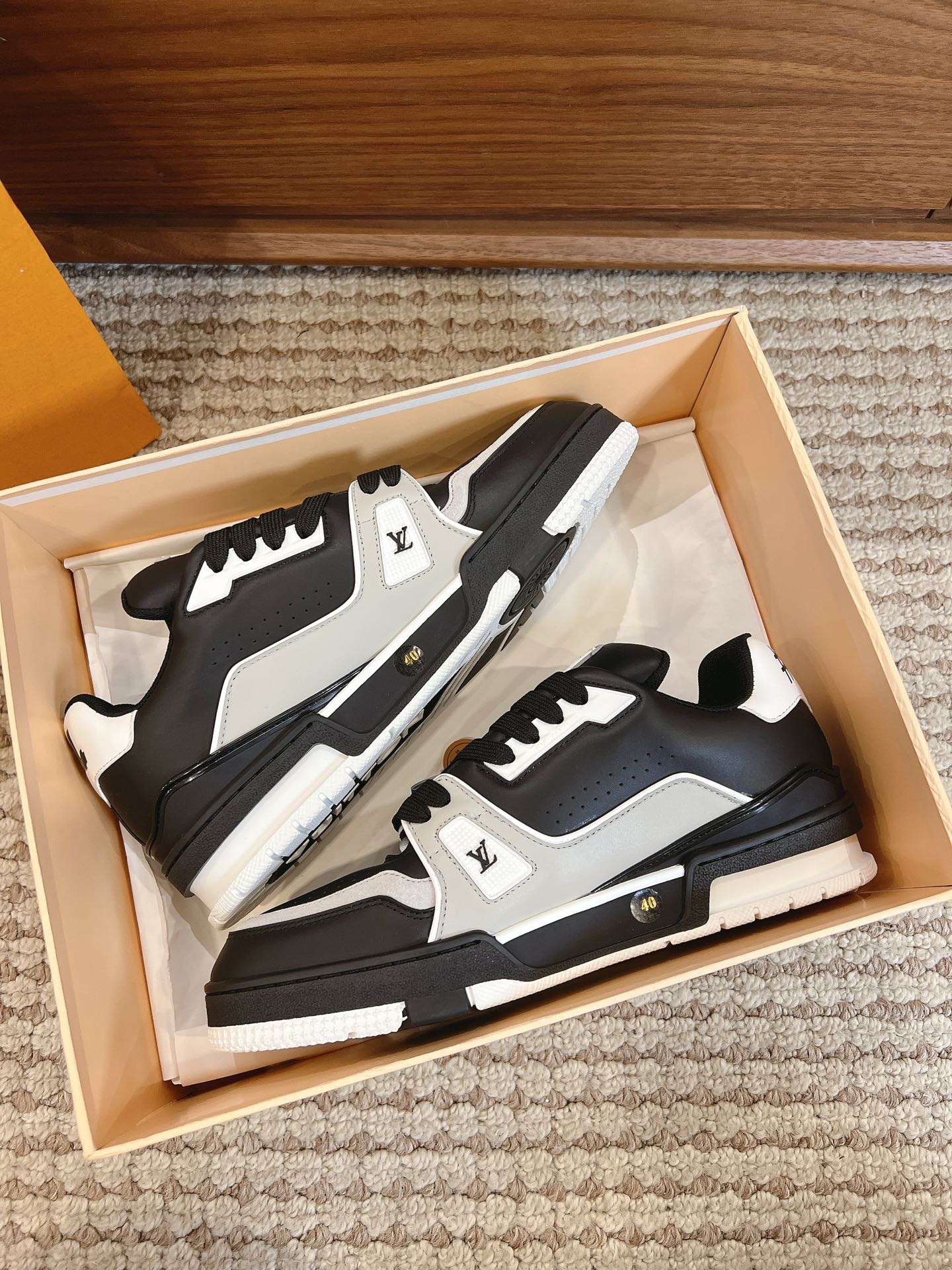 Men's shoes