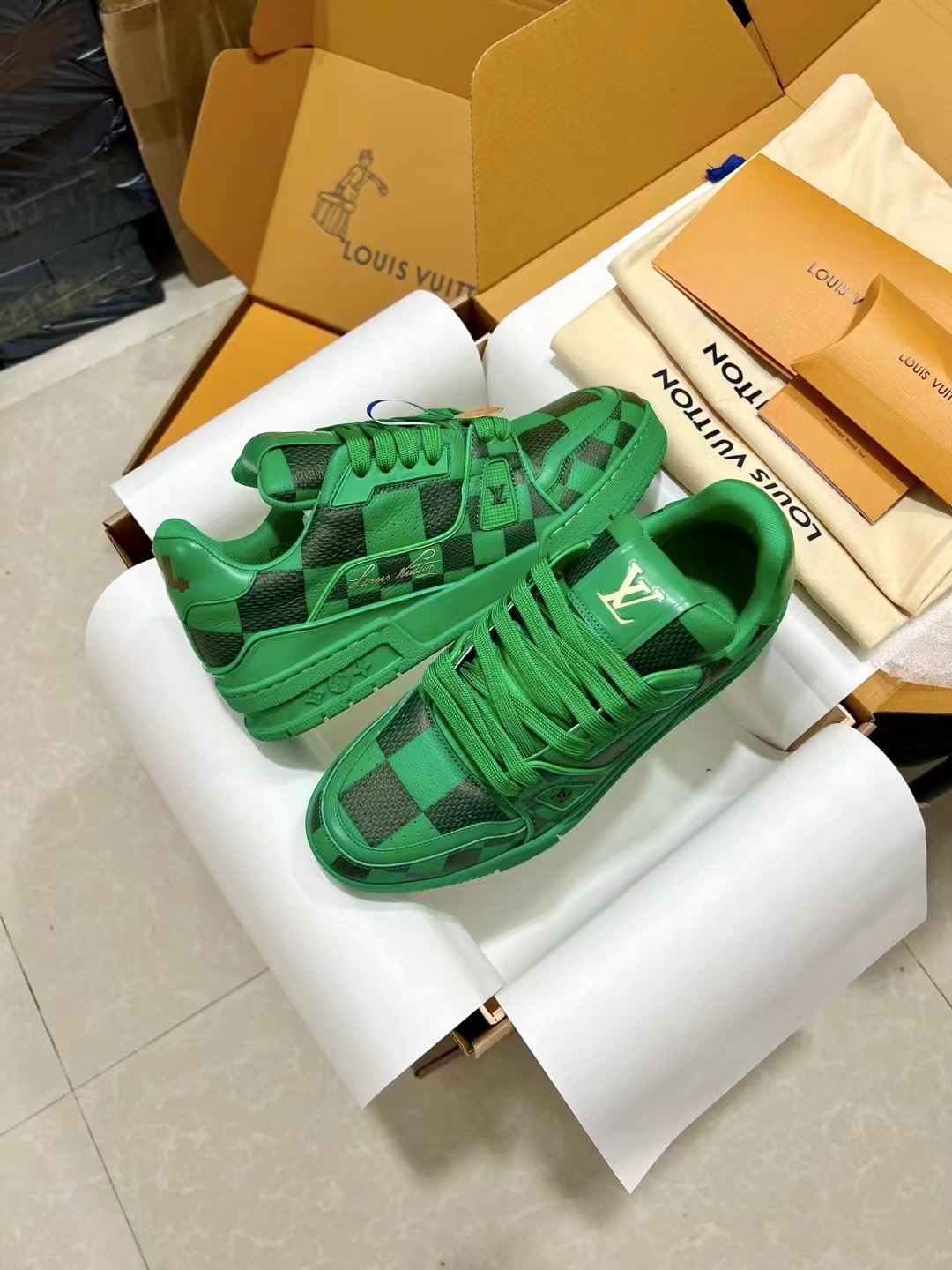 Men's shoes