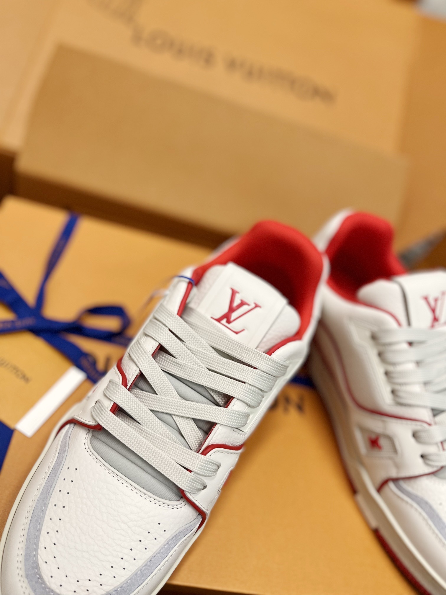 Men's shoes