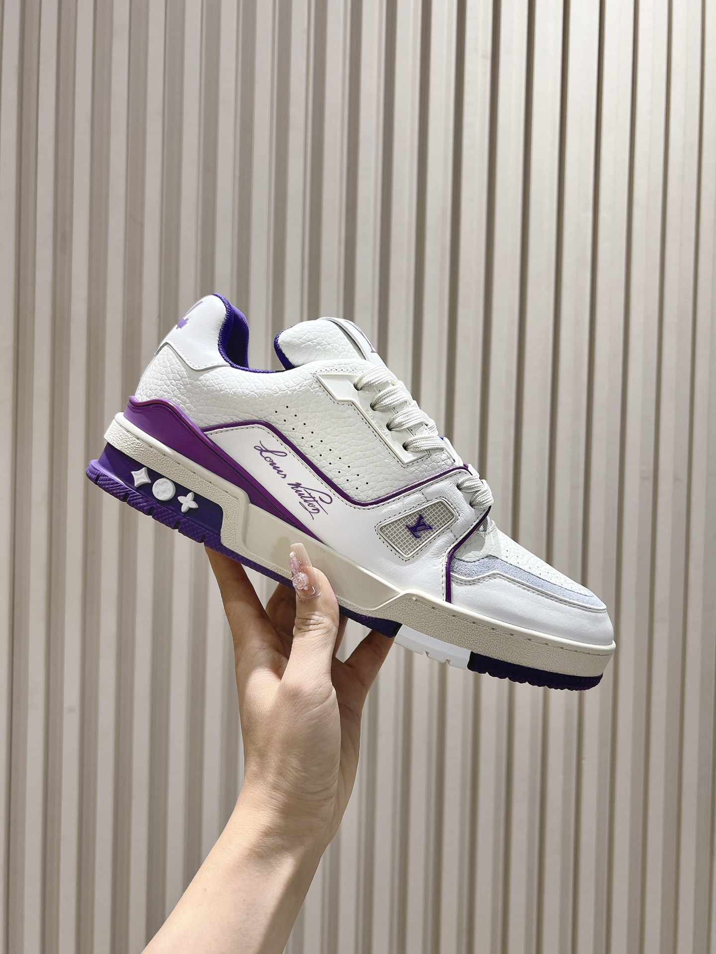 Men's shoes