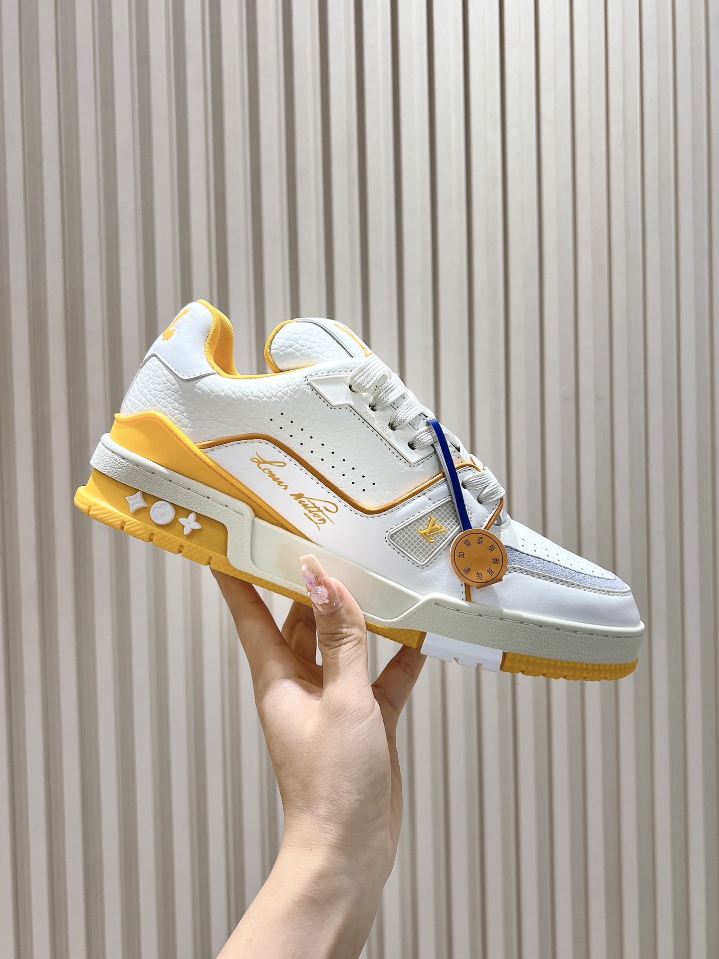 Men's shoes