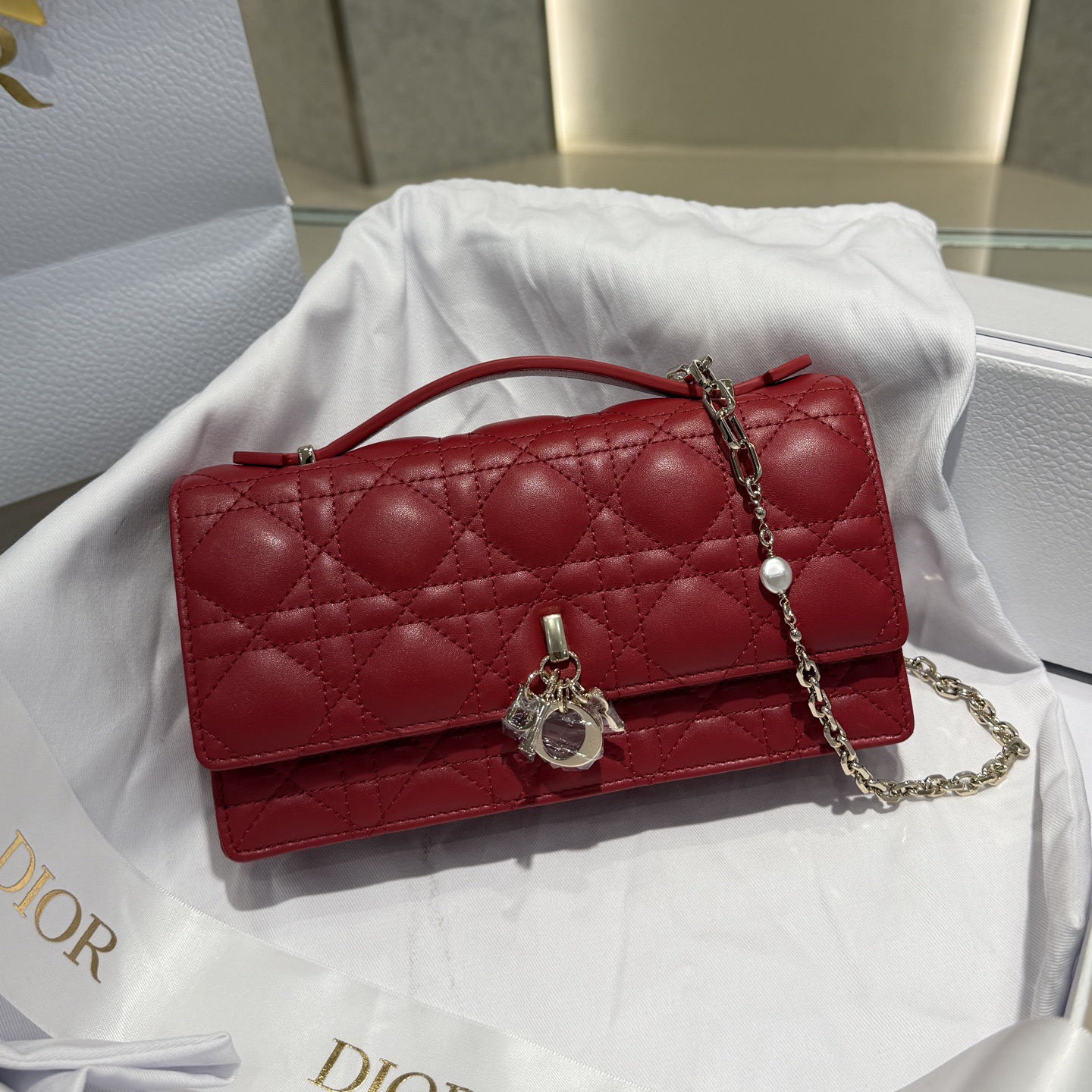 Dior