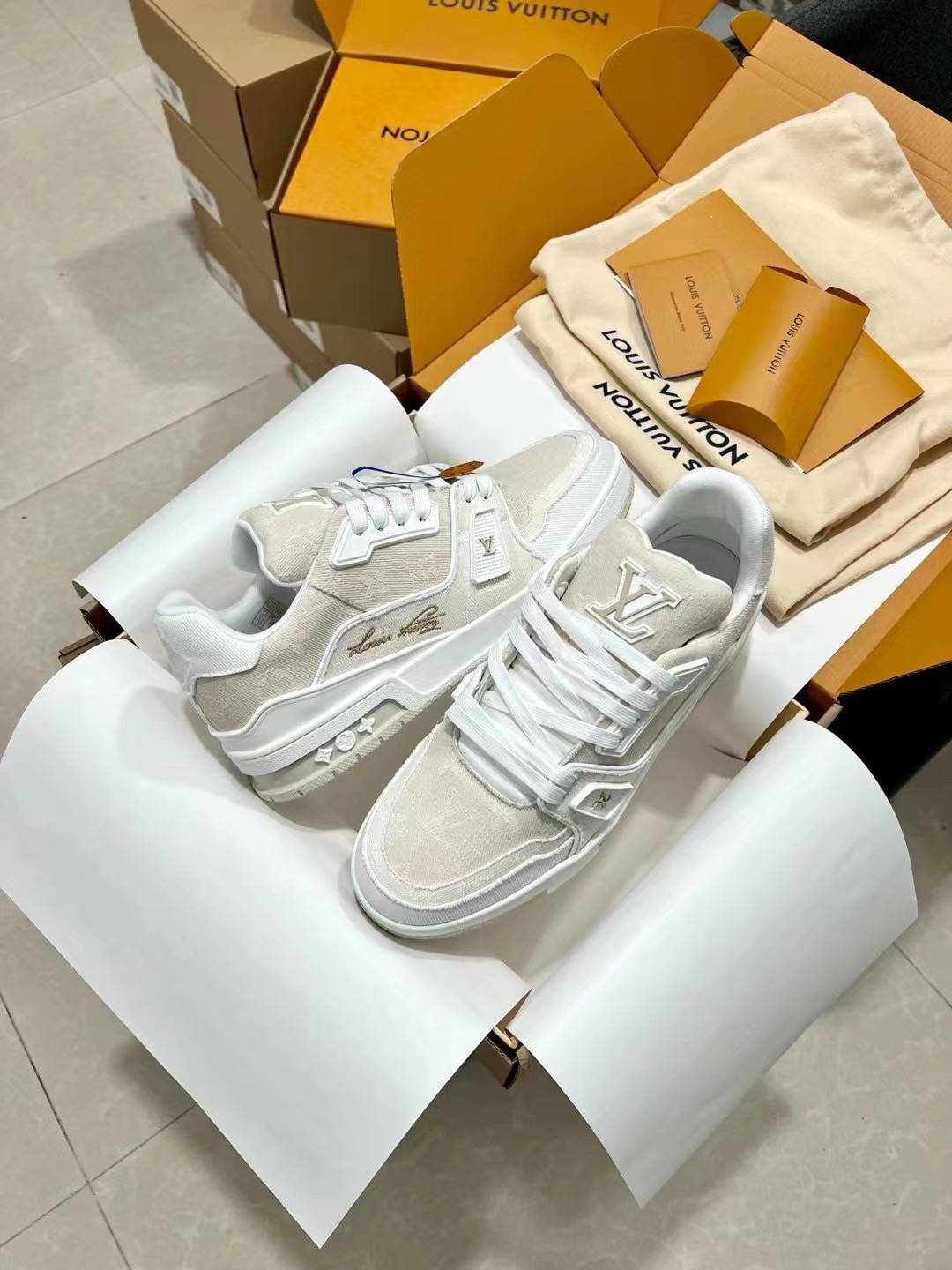 Men's shoes