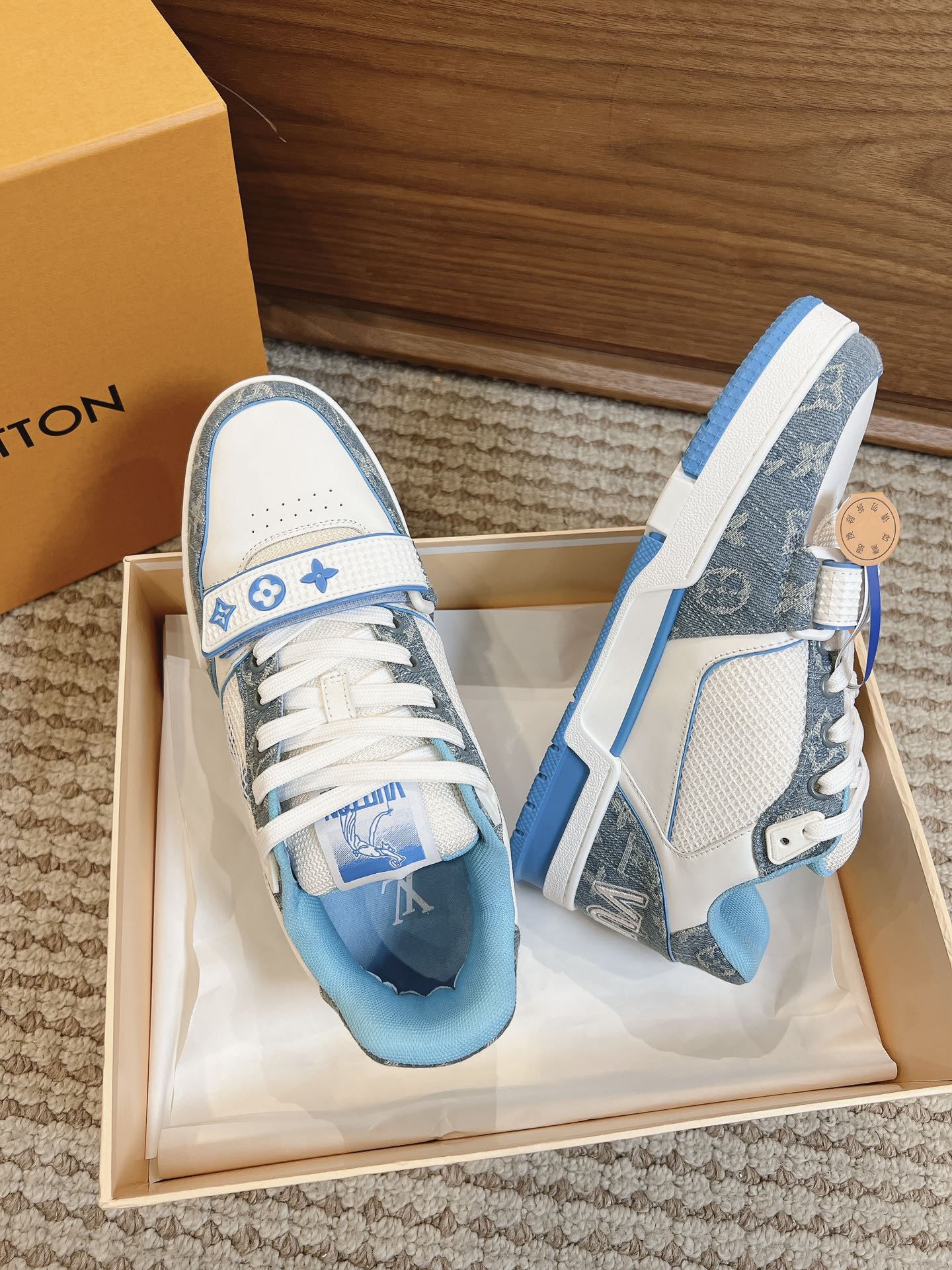 Men's shoes