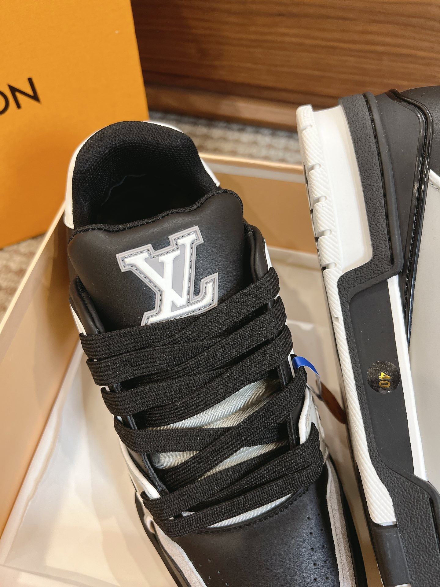 Men's shoes