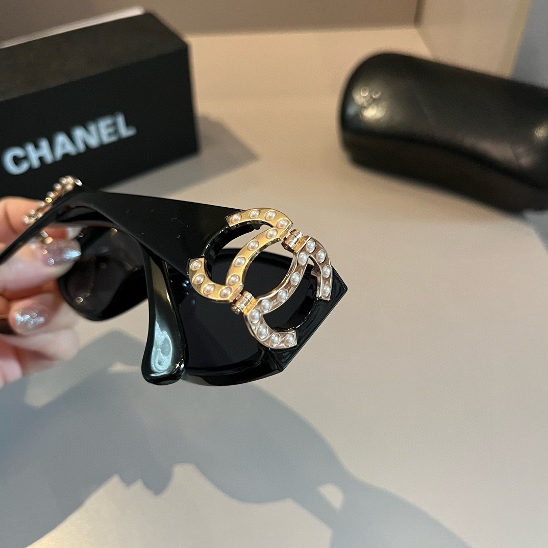 chanel--Sunglasses