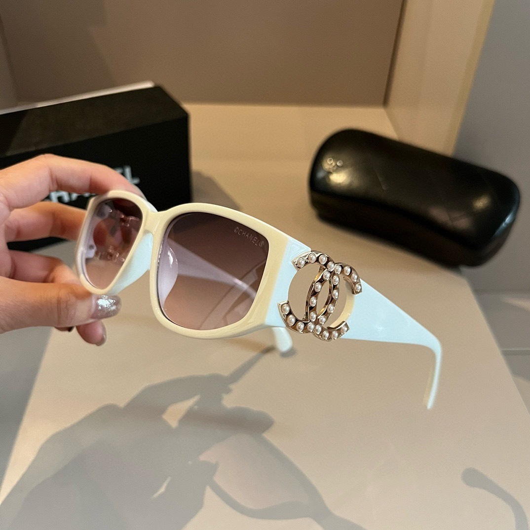chanel--Sunglasses
