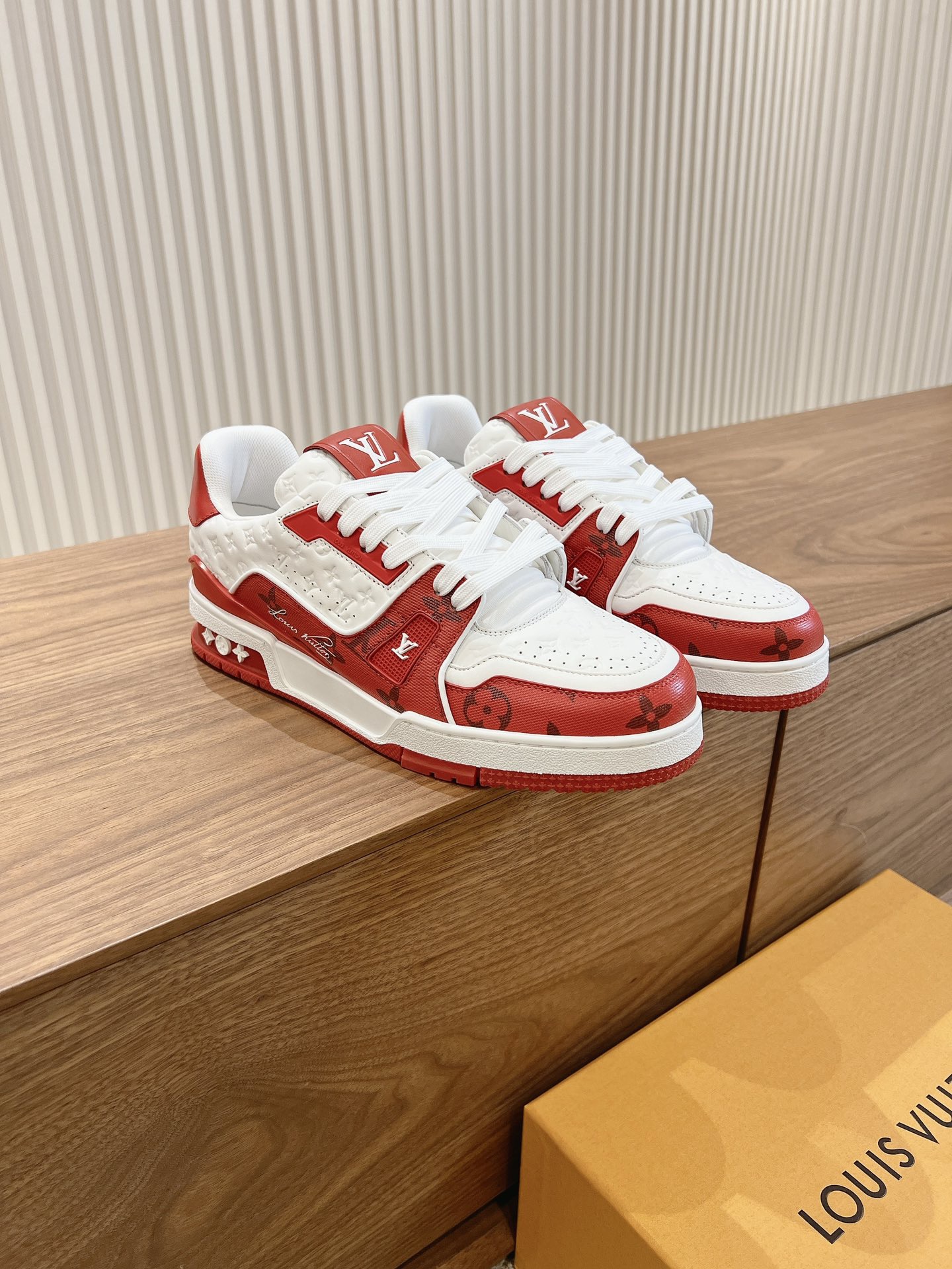 Men's shoes