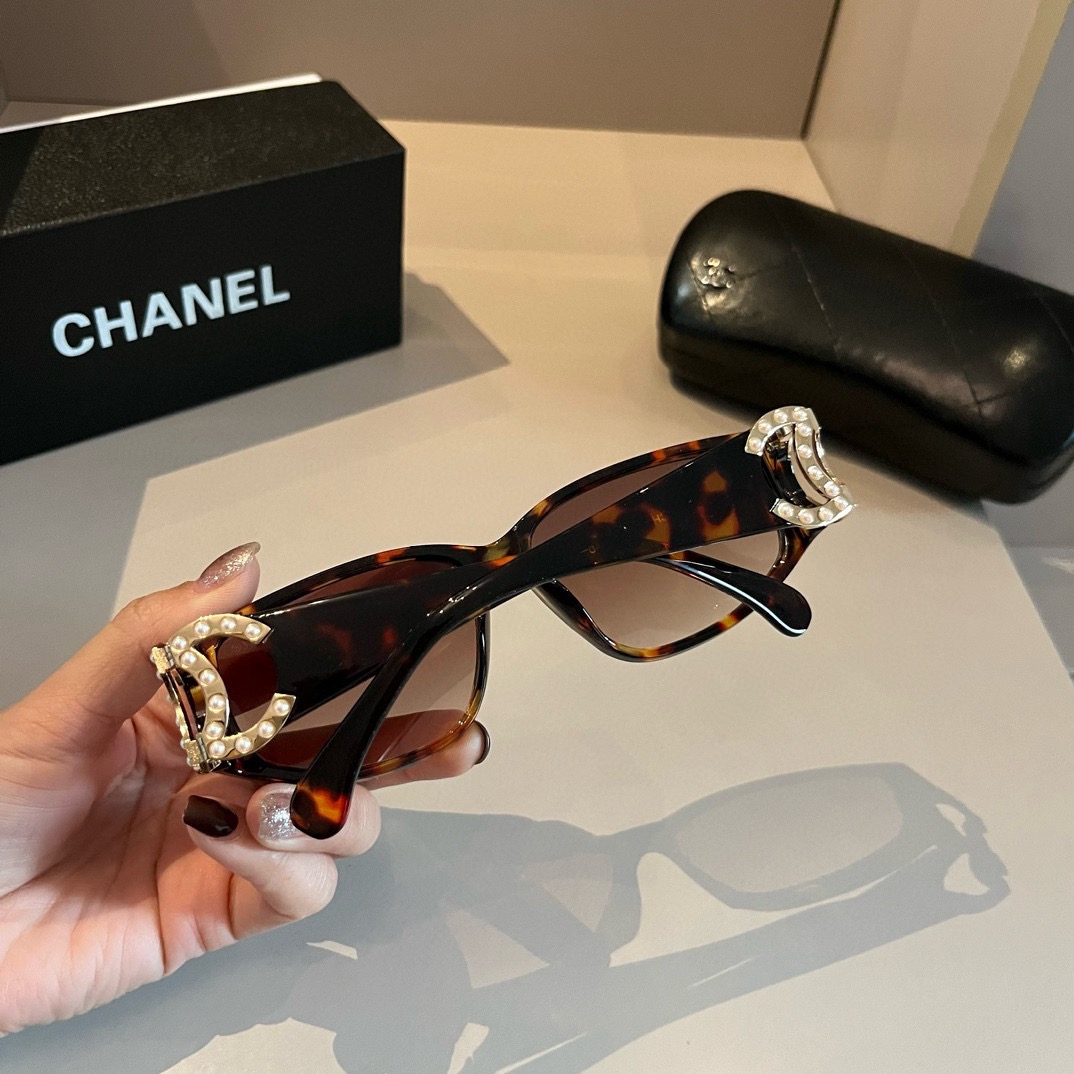 chanel--Sunglasses