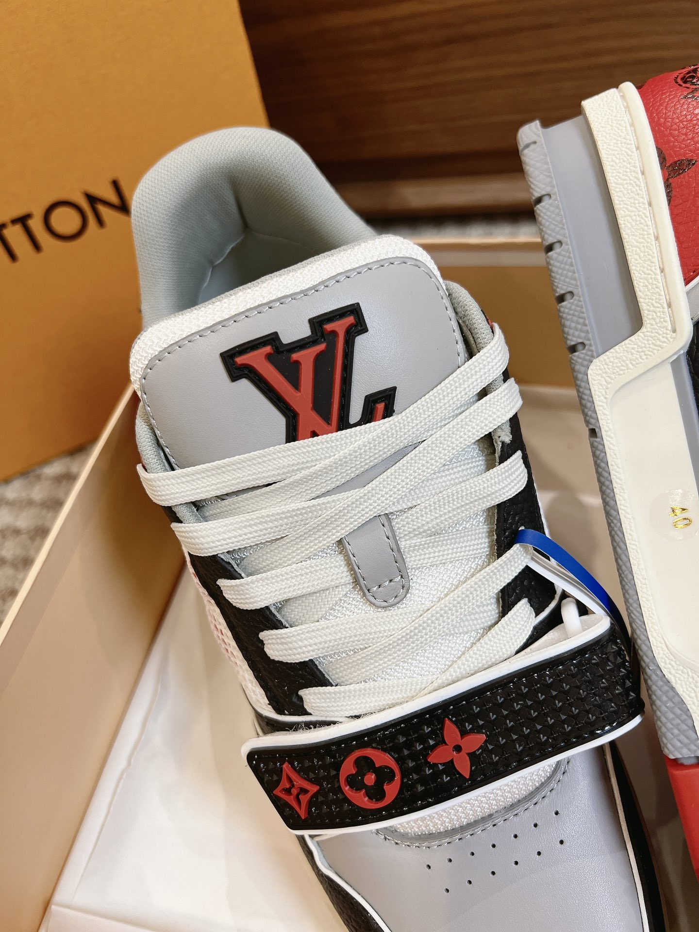 Men's shoes