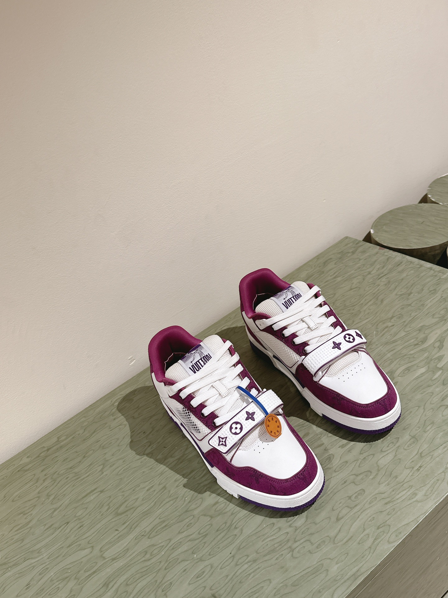 Men's shoes
