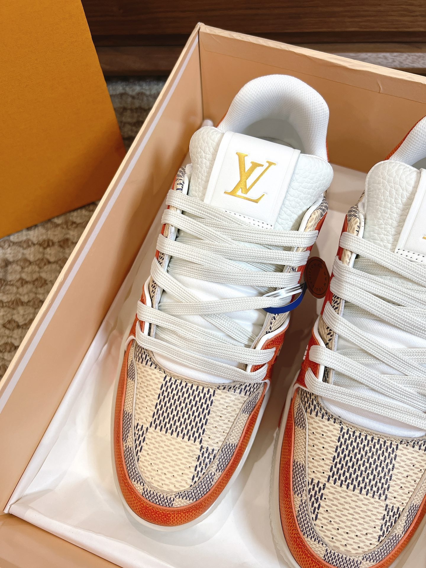 Men's shoes