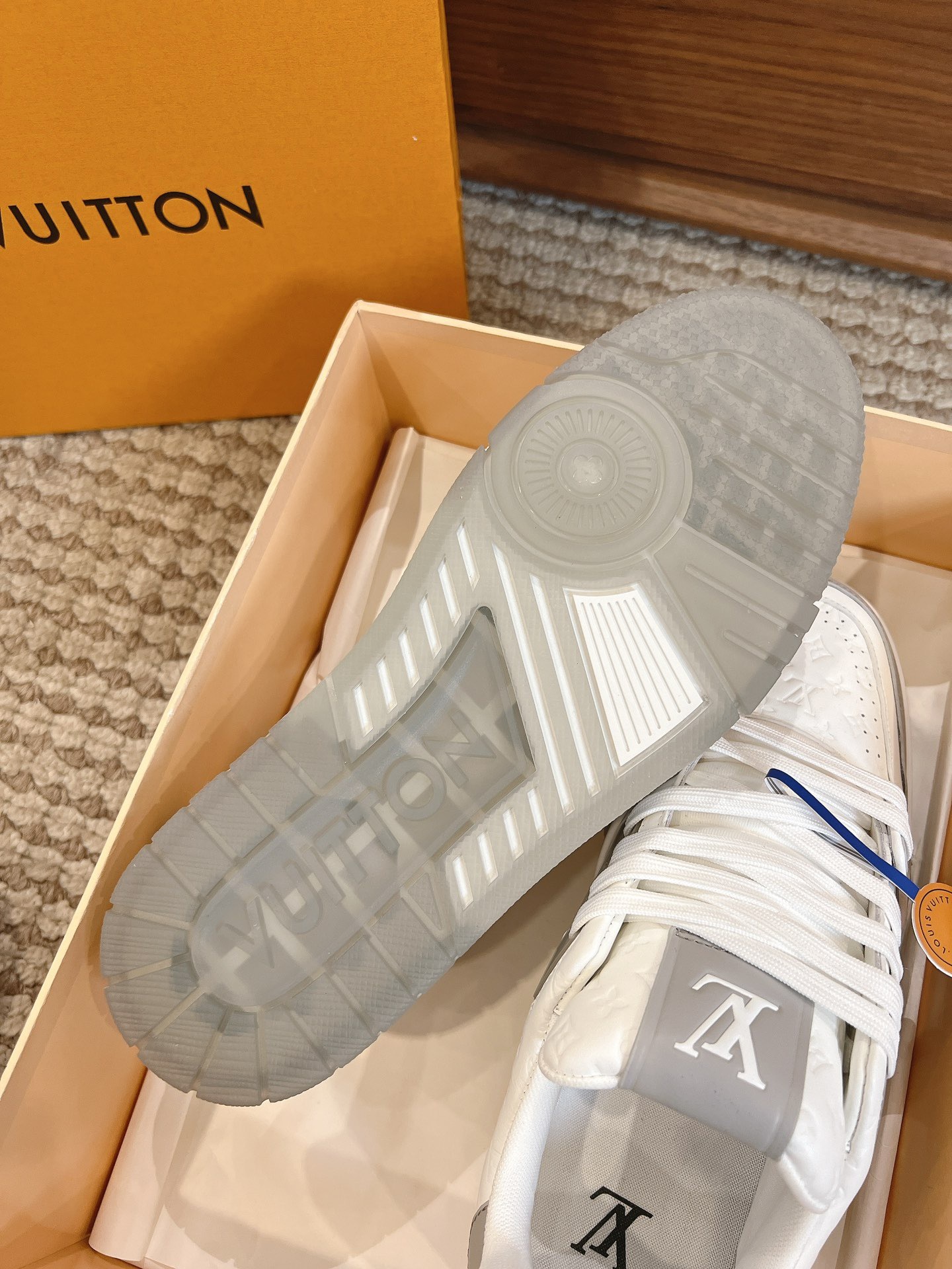 Men's shoes