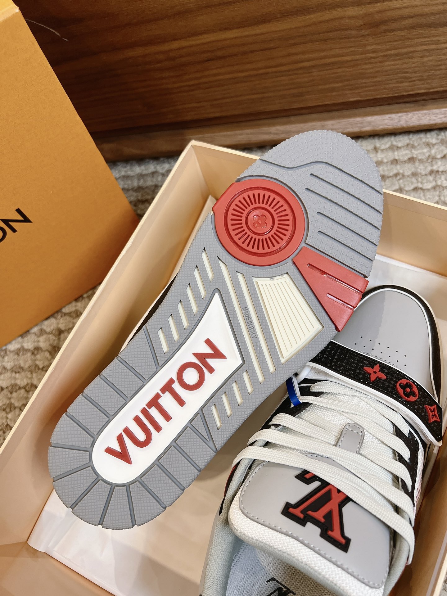 Men's shoes