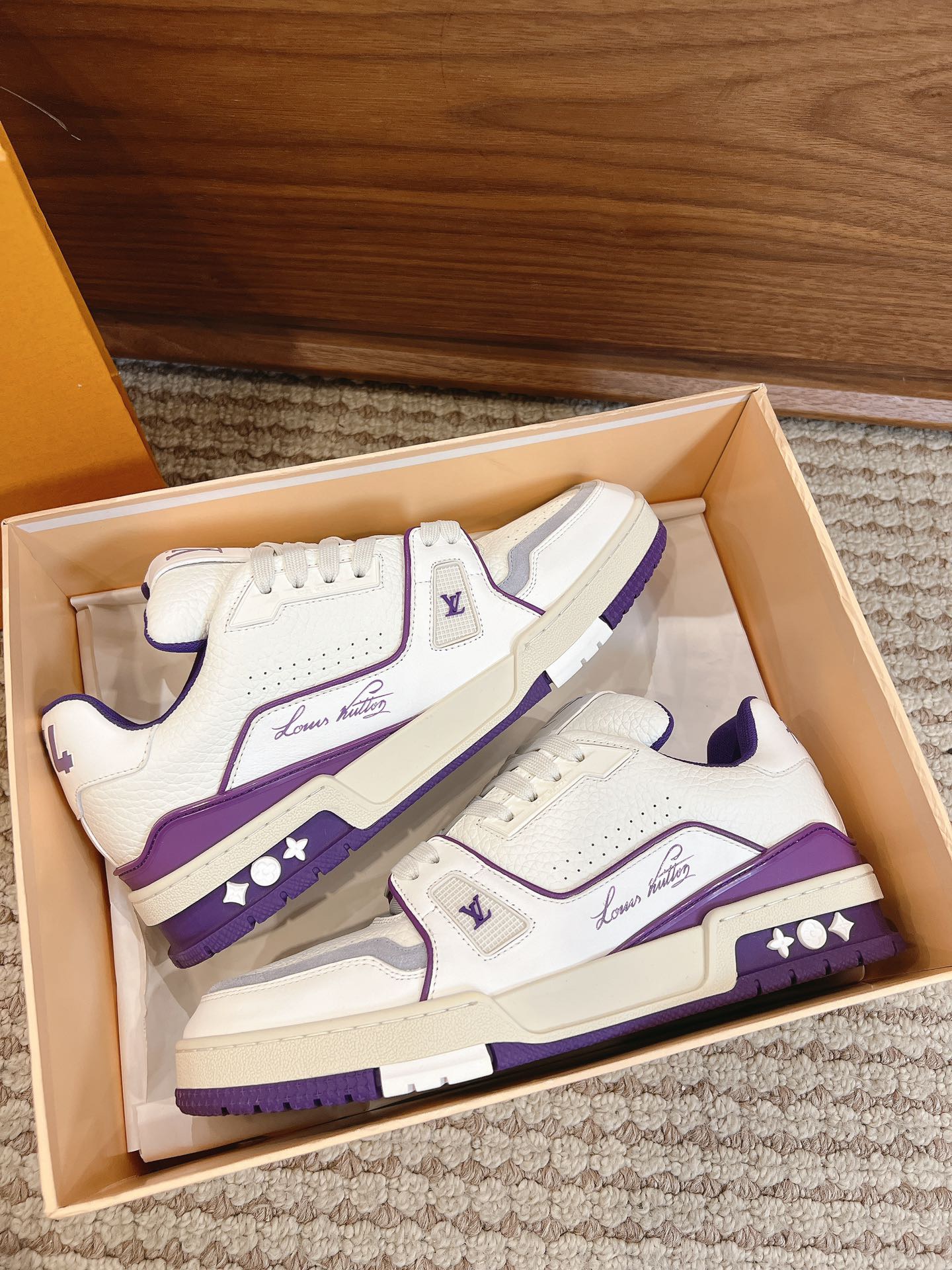 Men's shoes