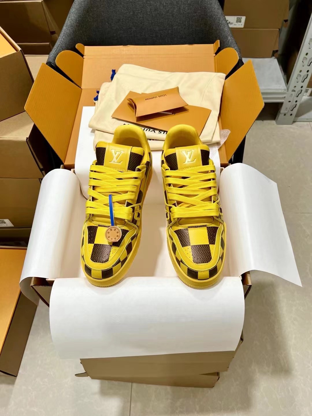 Men's shoes