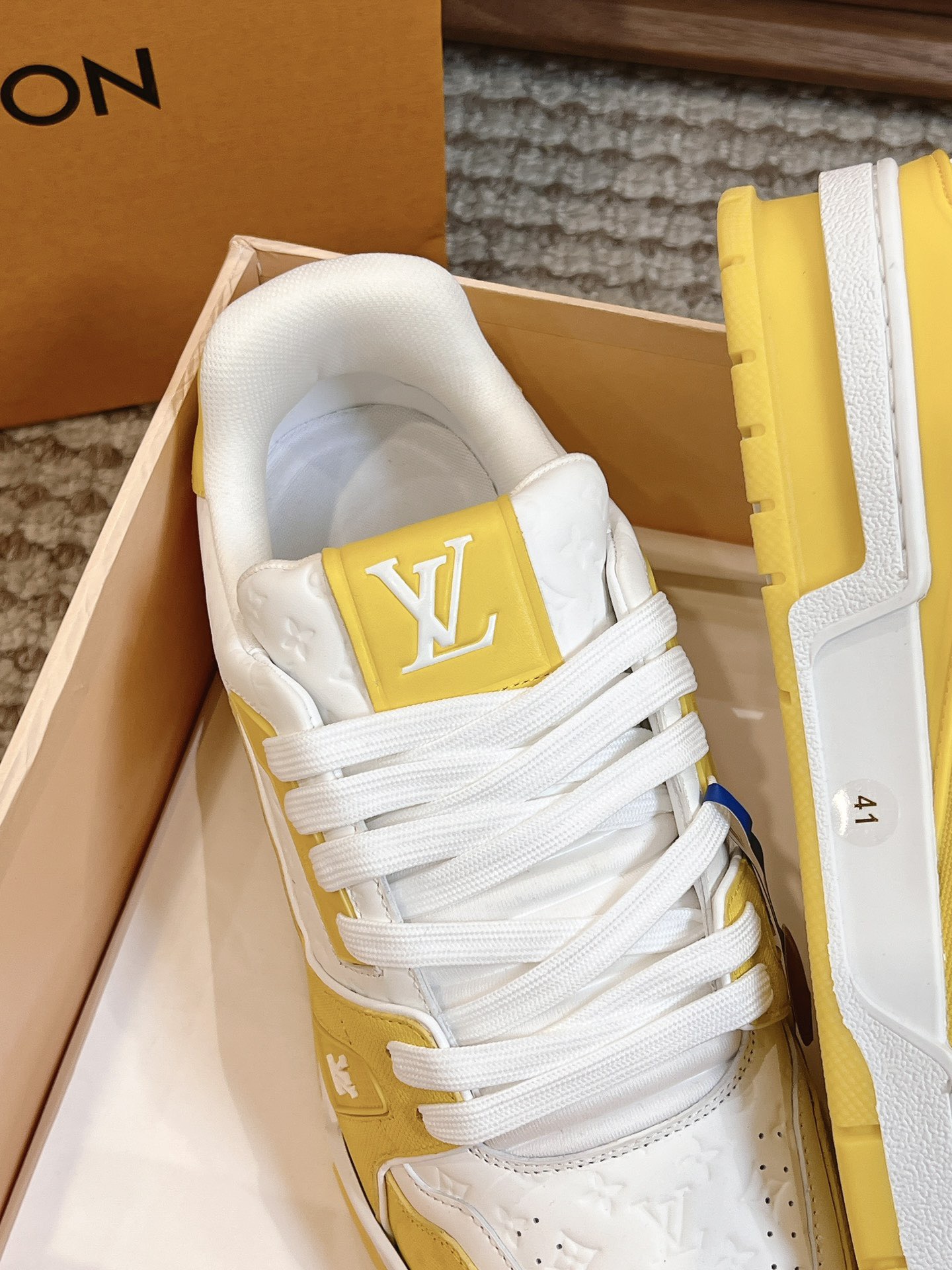 Men's shoes