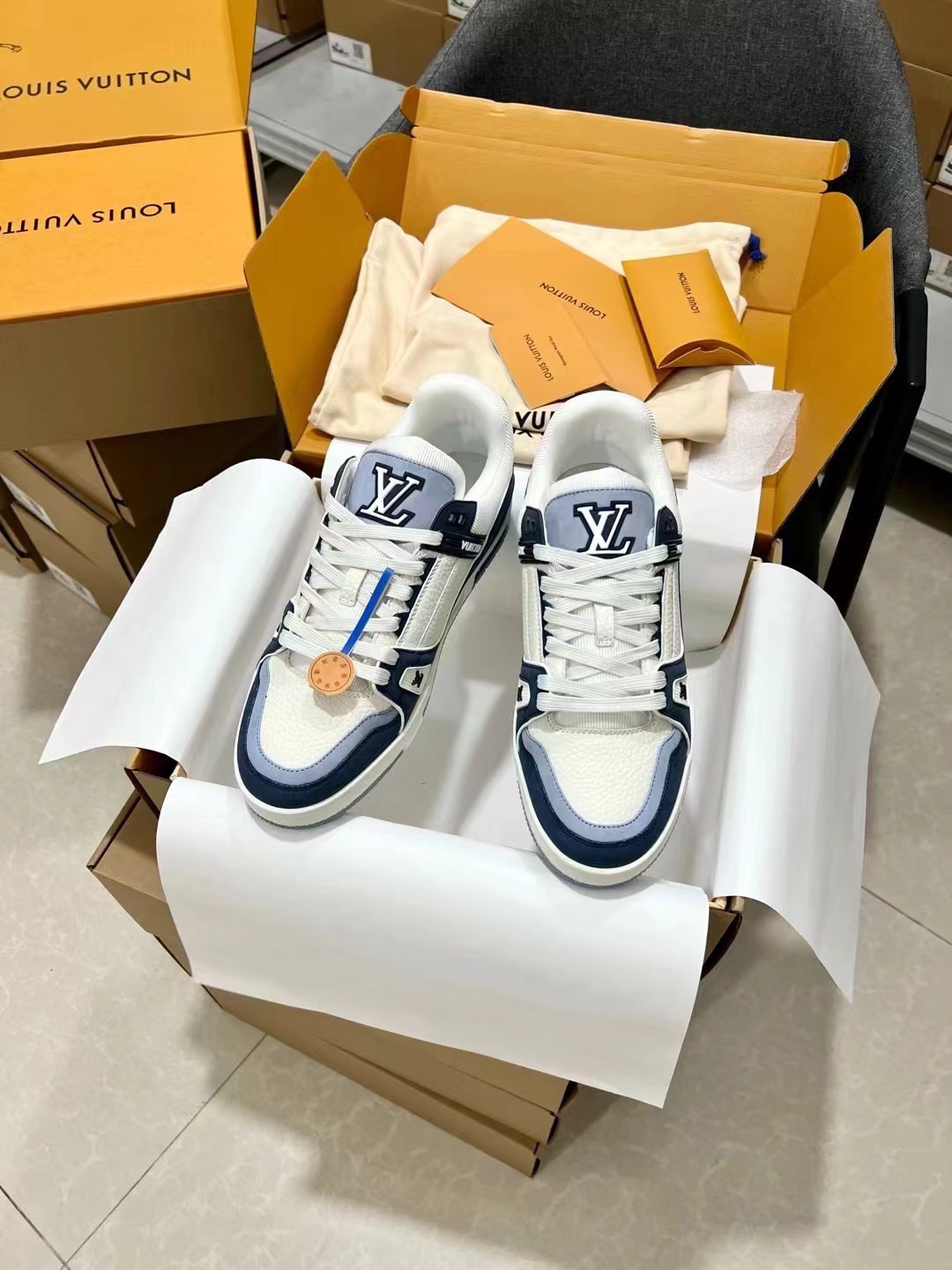 Men's shoes