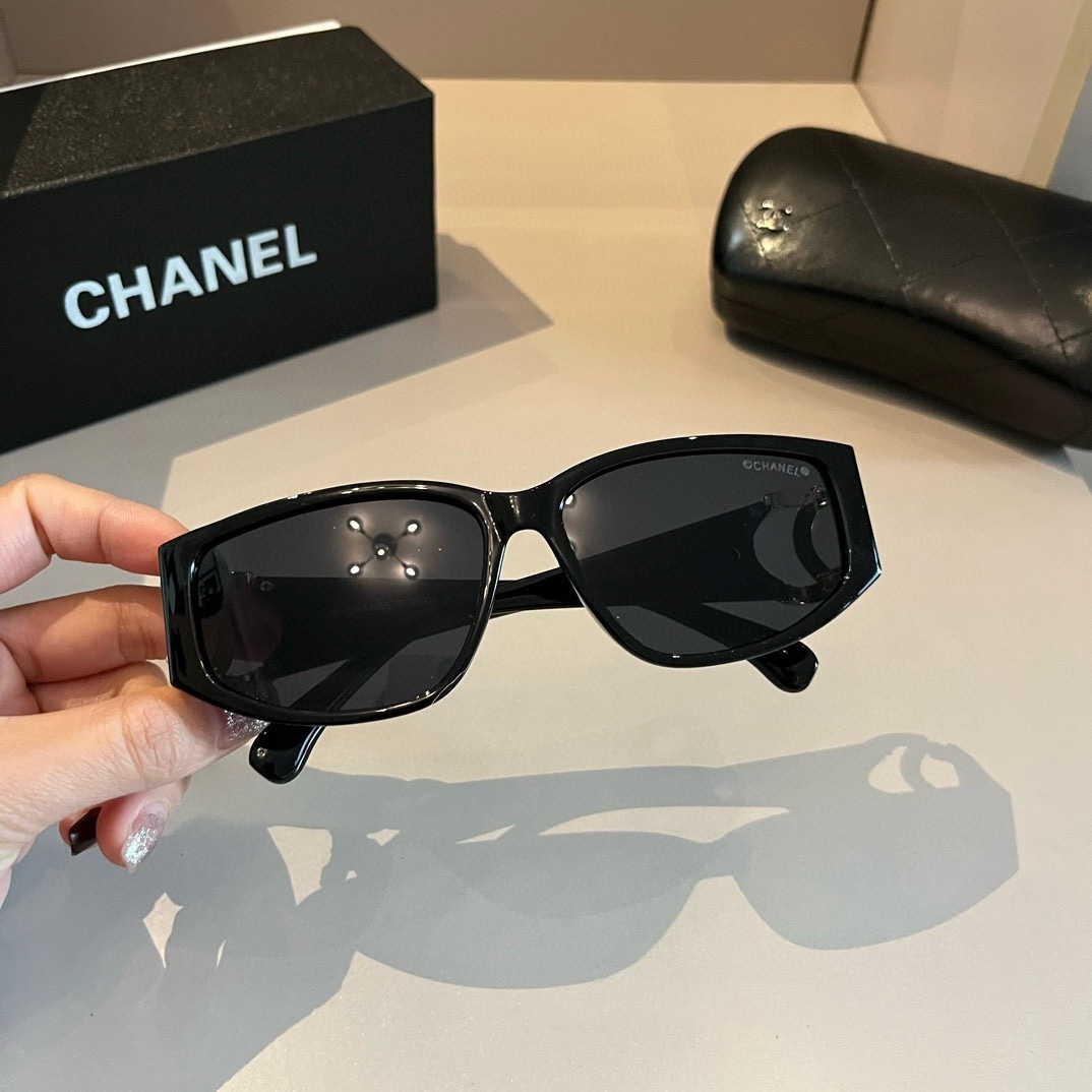 chanel--Sunglasses