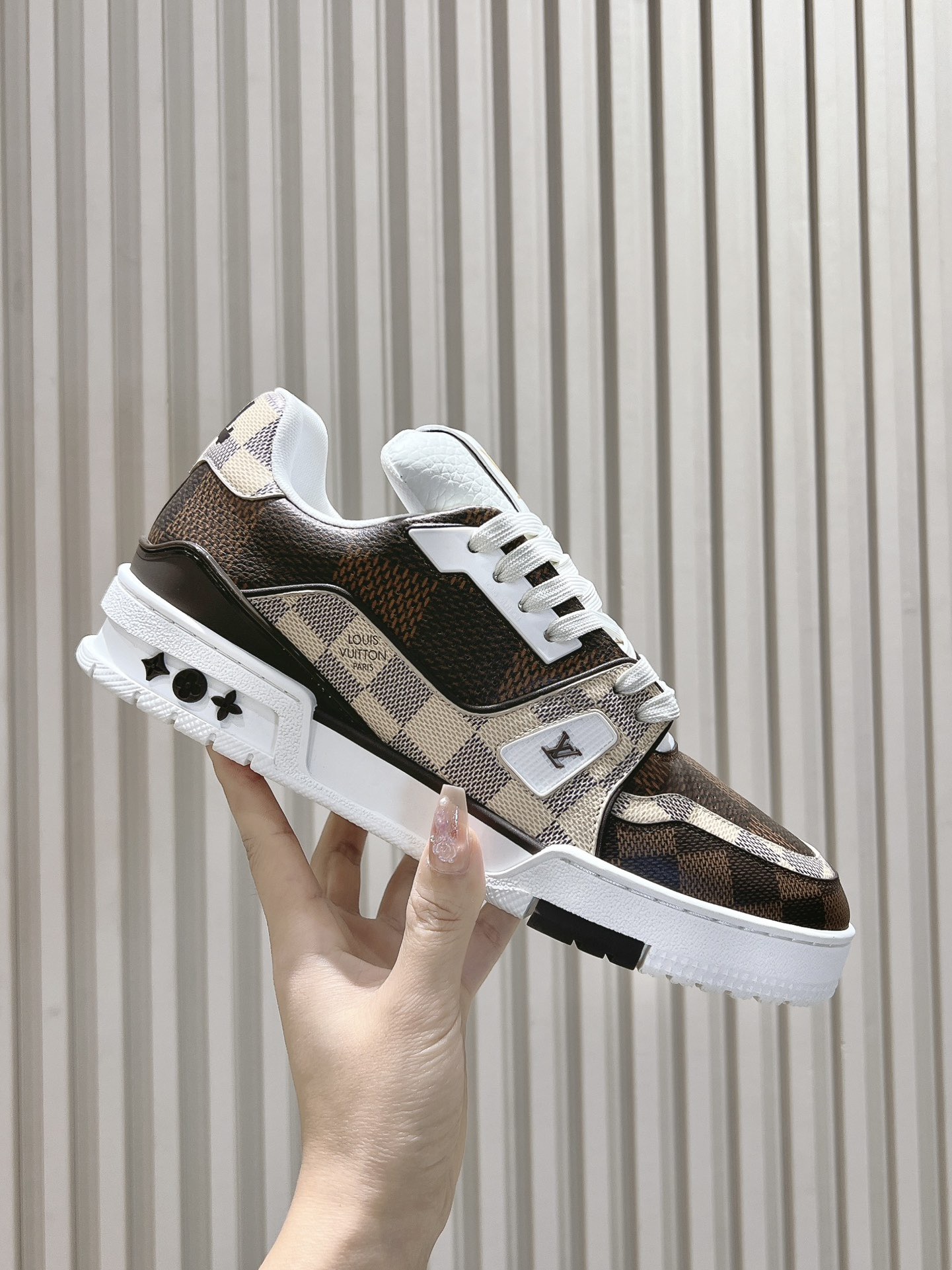 Men's shoes