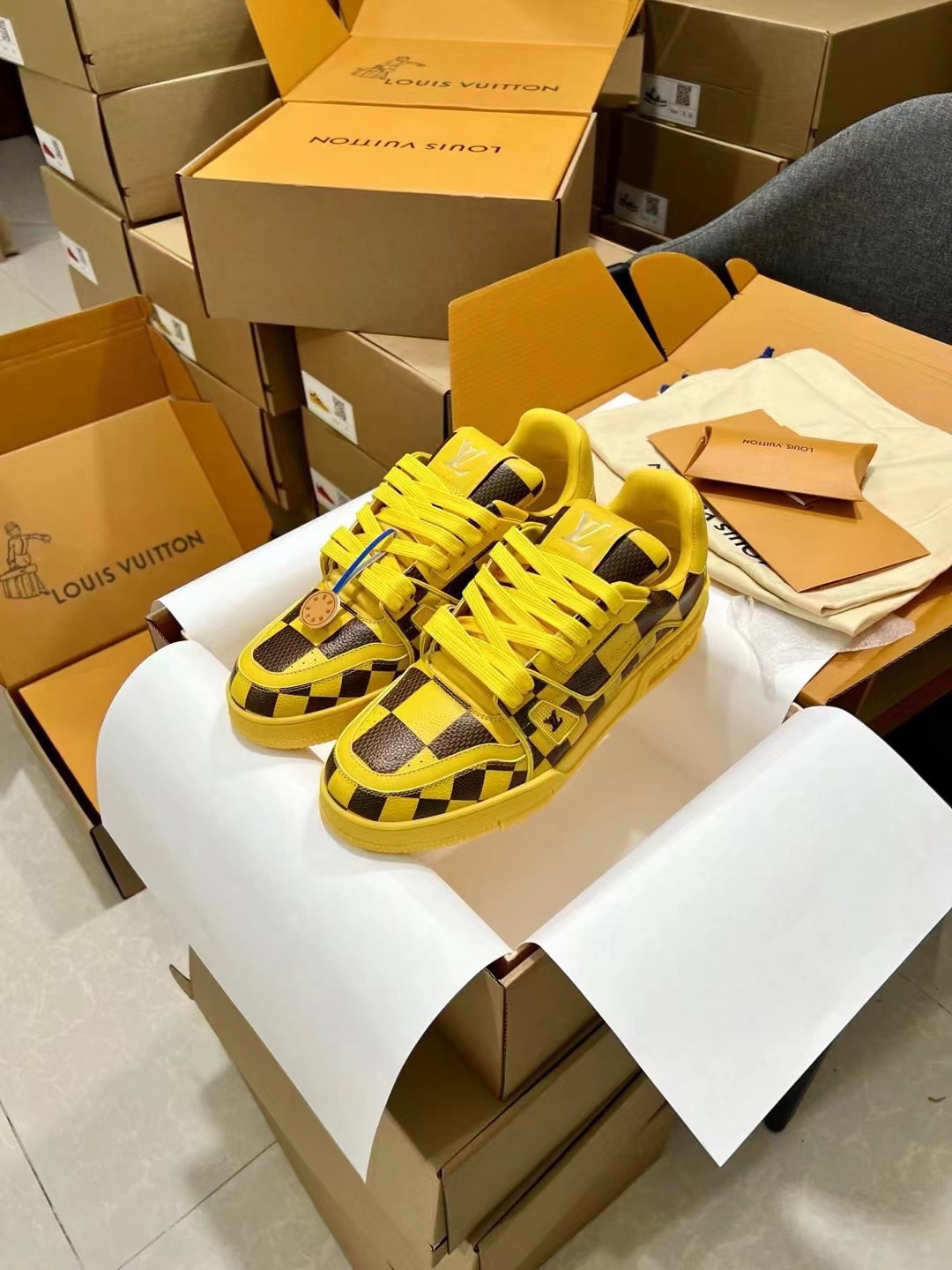 Men's shoes
