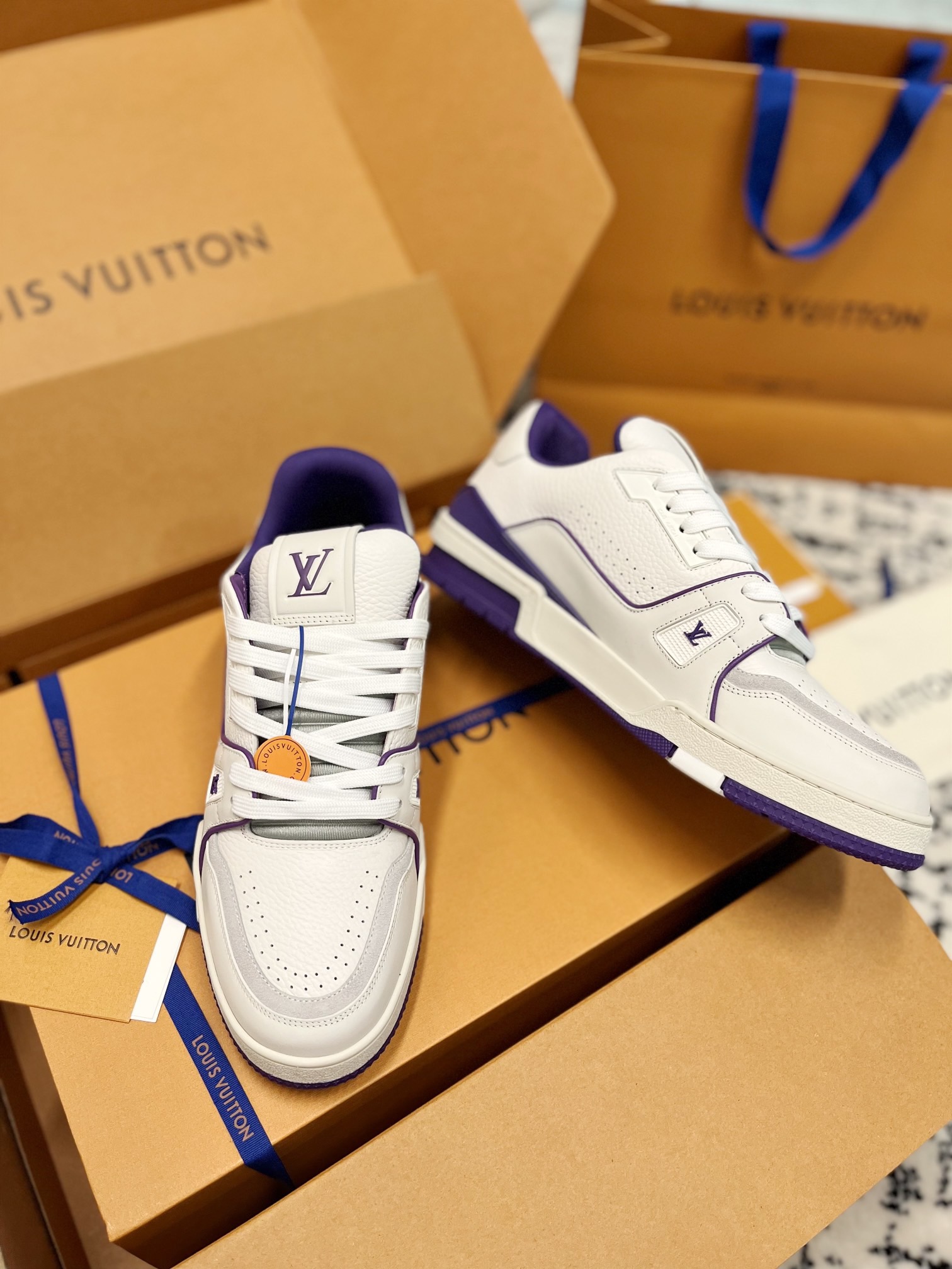 Men's shoes