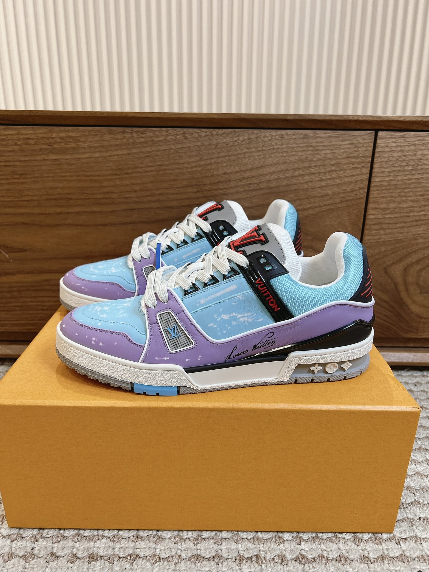 Men's shoes