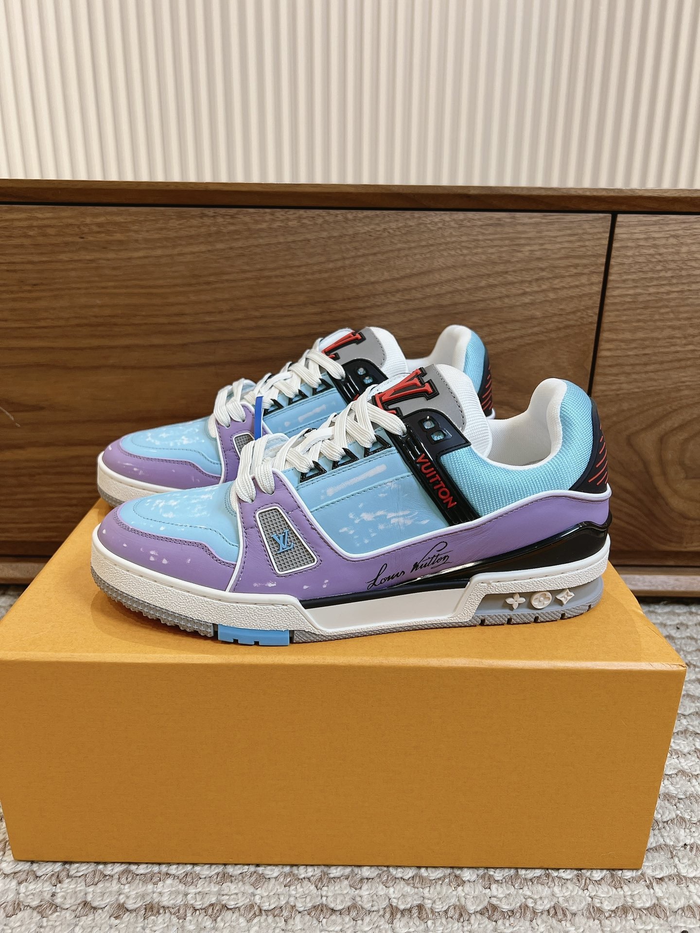 Men's shoes