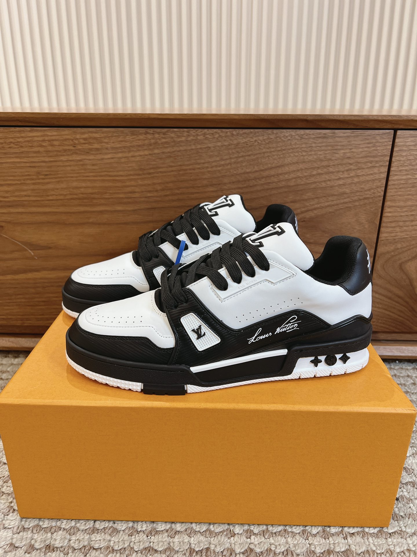 Men's shoes