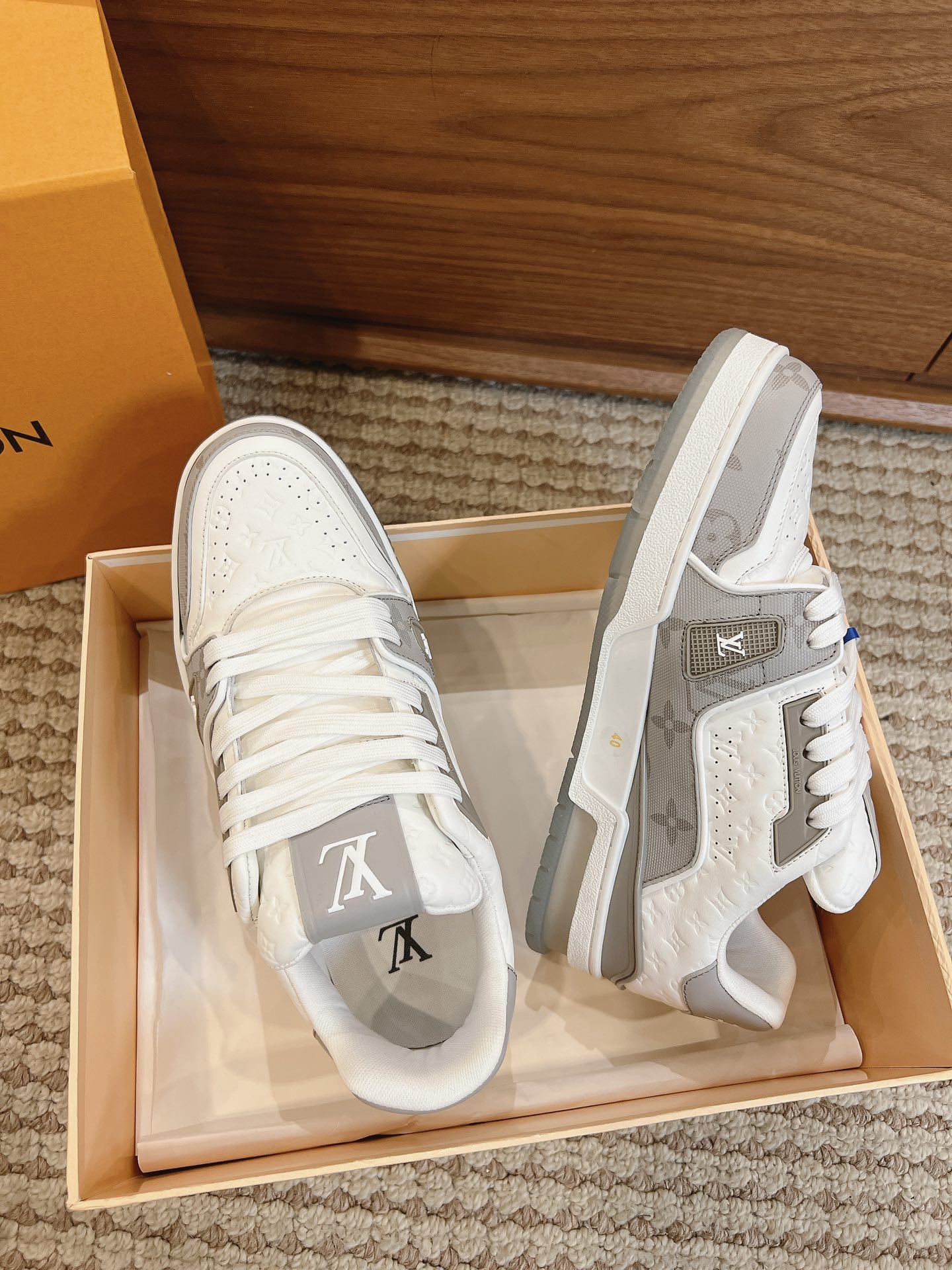 Men's shoes
