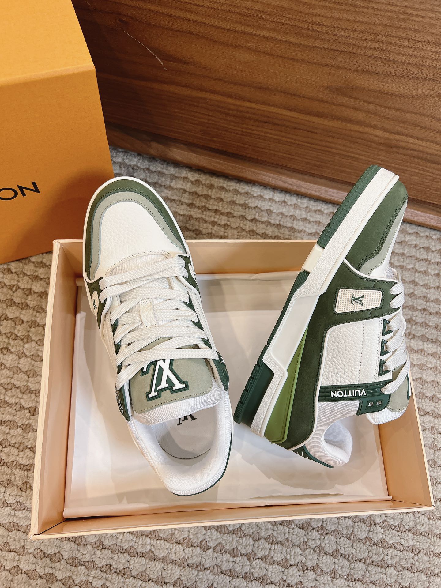 Men's shoes