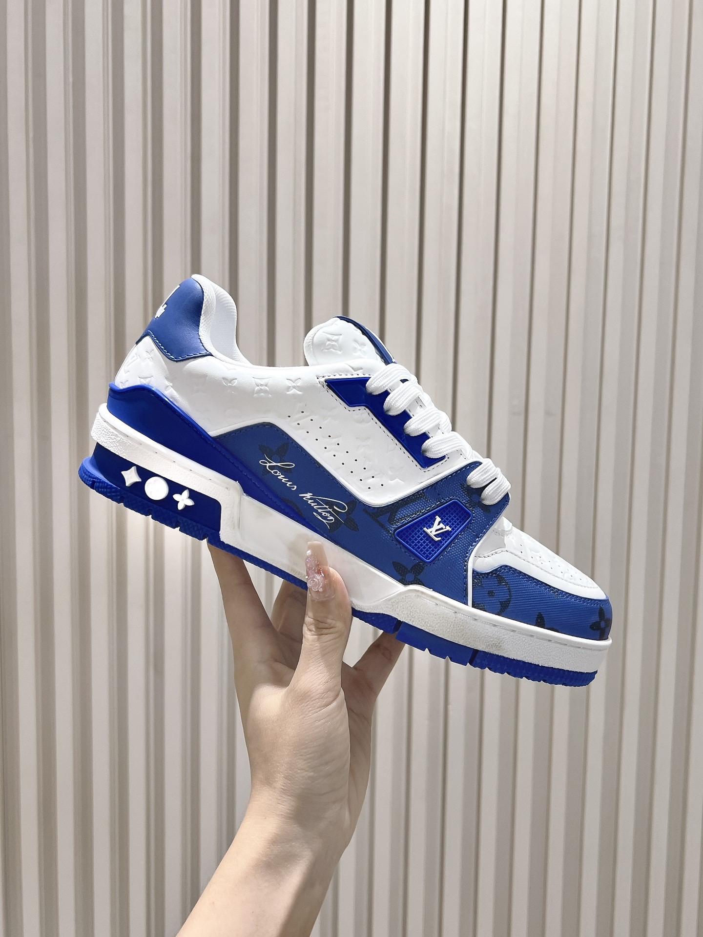 Men's shoes