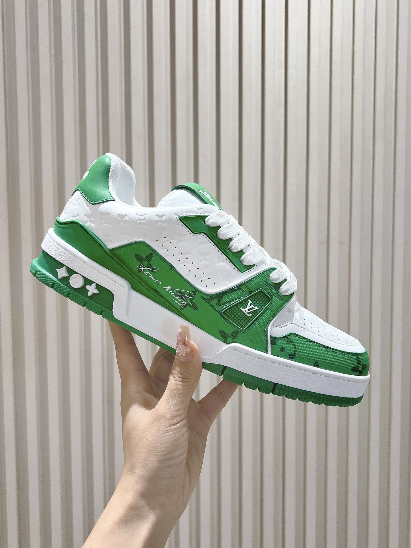 Men's shoes