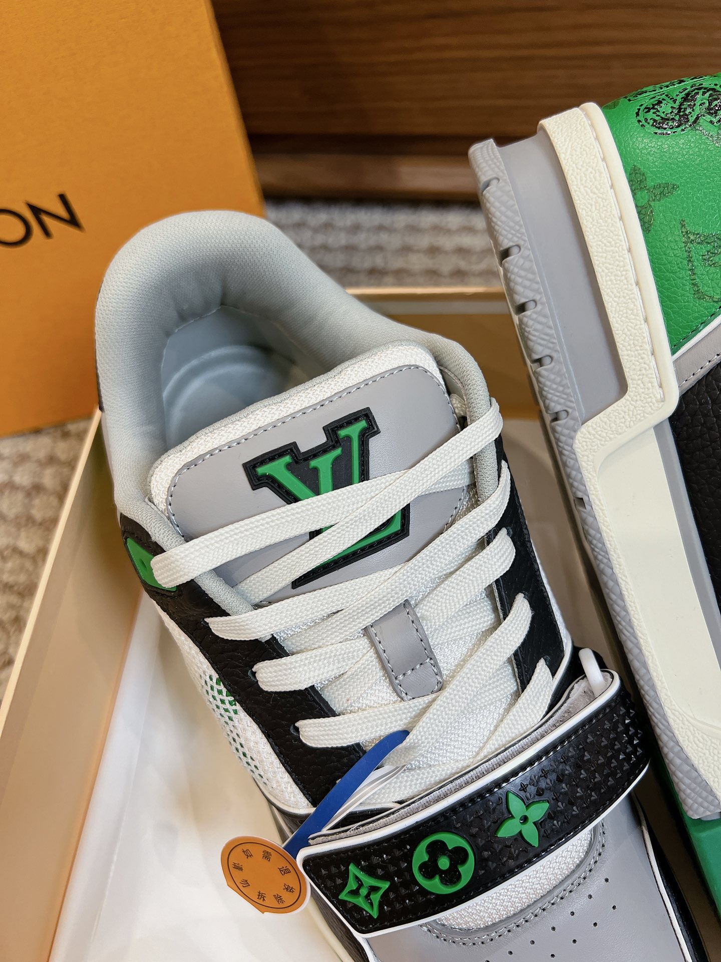 Men's shoes
