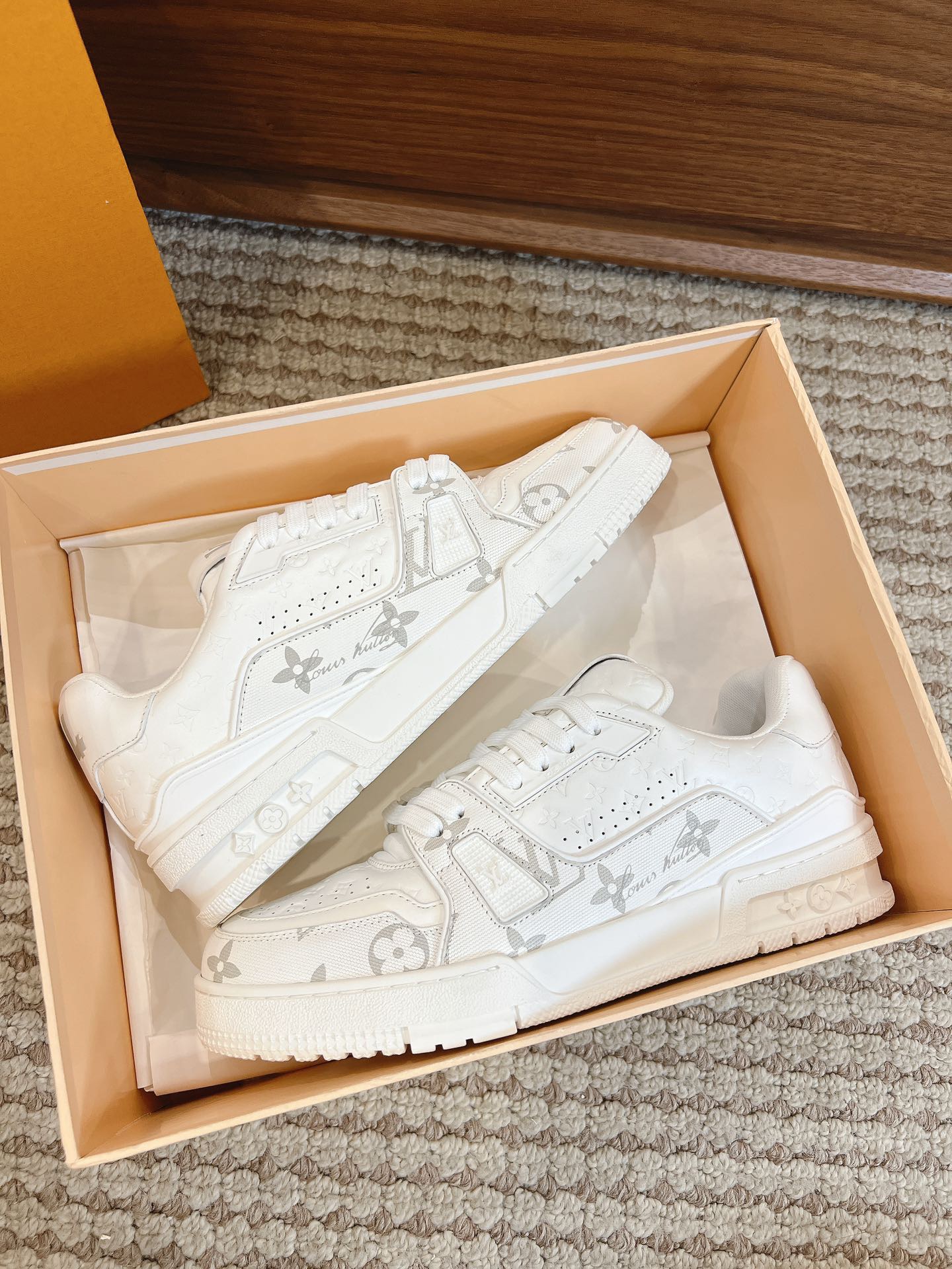 Men's shoes