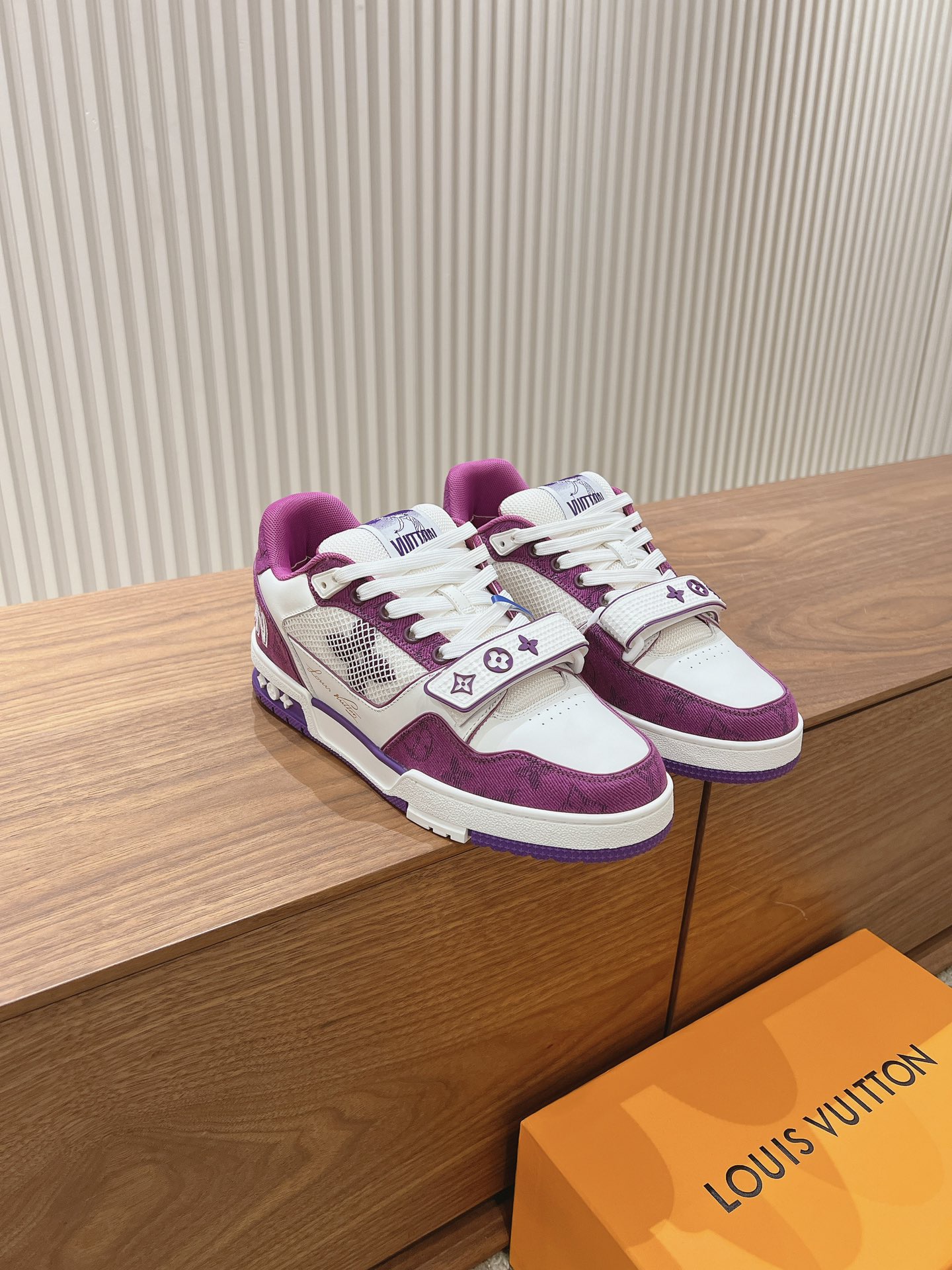 Men's shoes