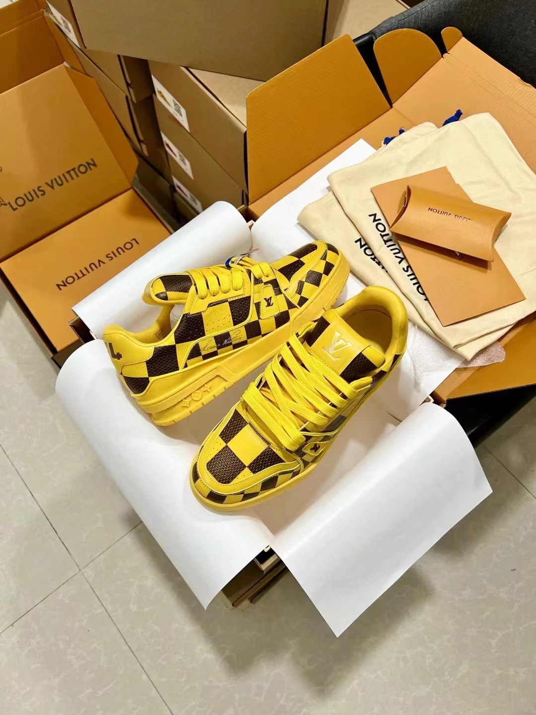Men's shoes