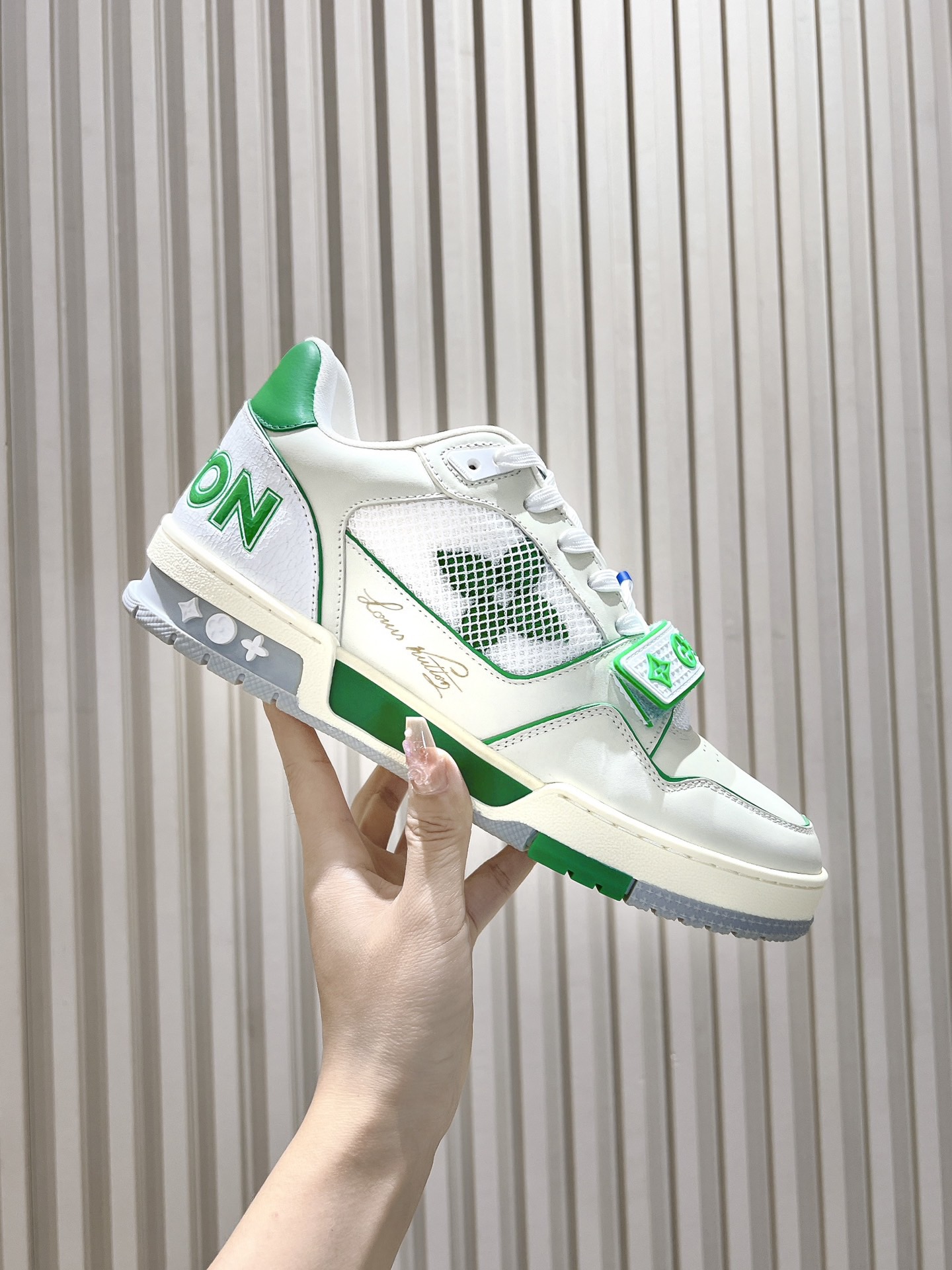 Men's shoes