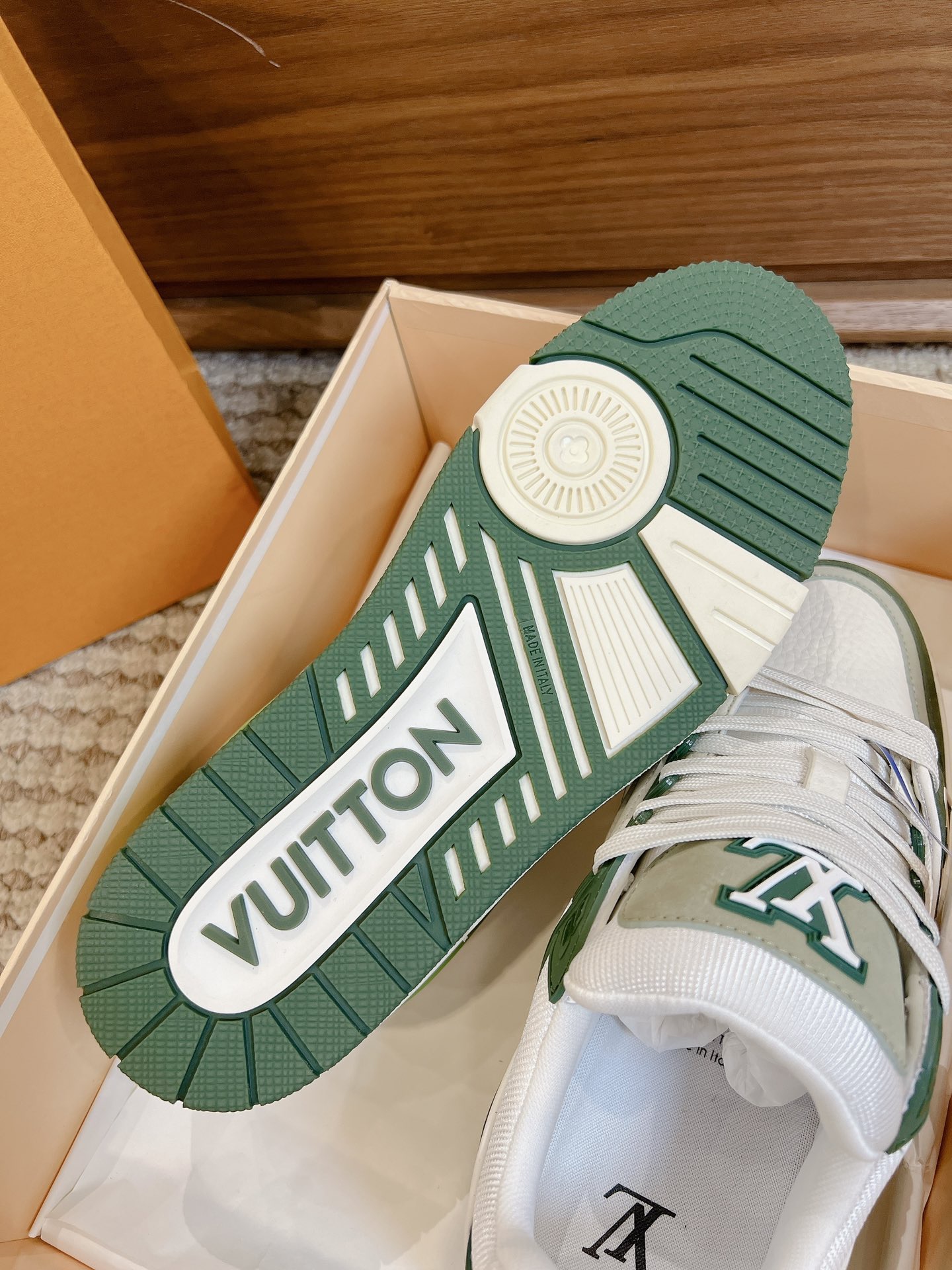 Men's shoes