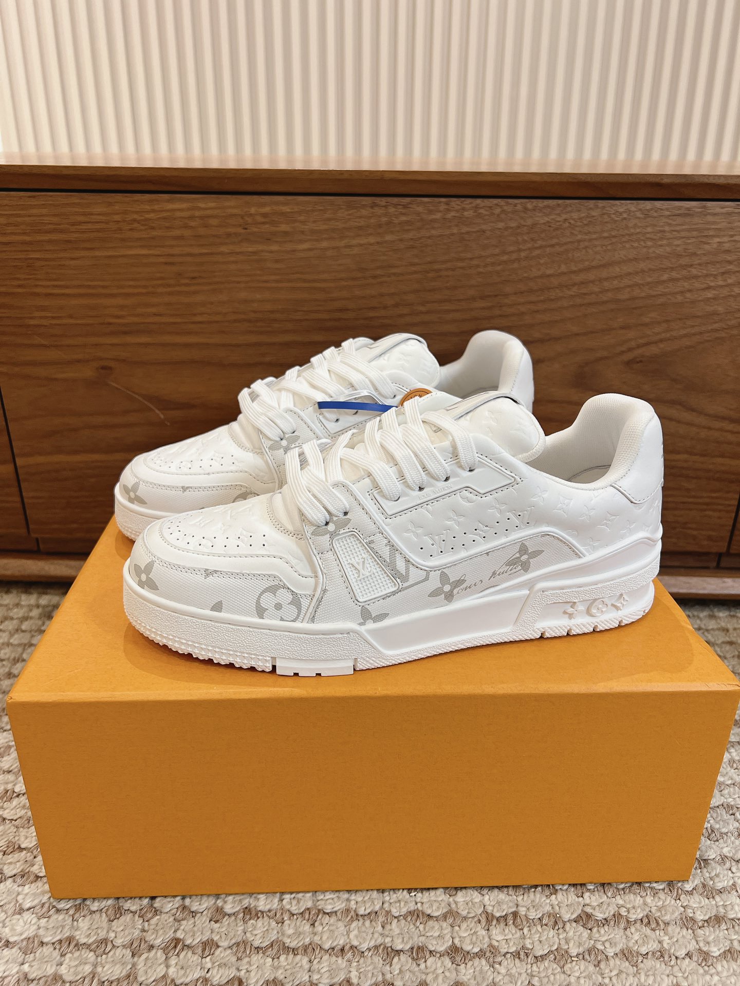 Men's shoes