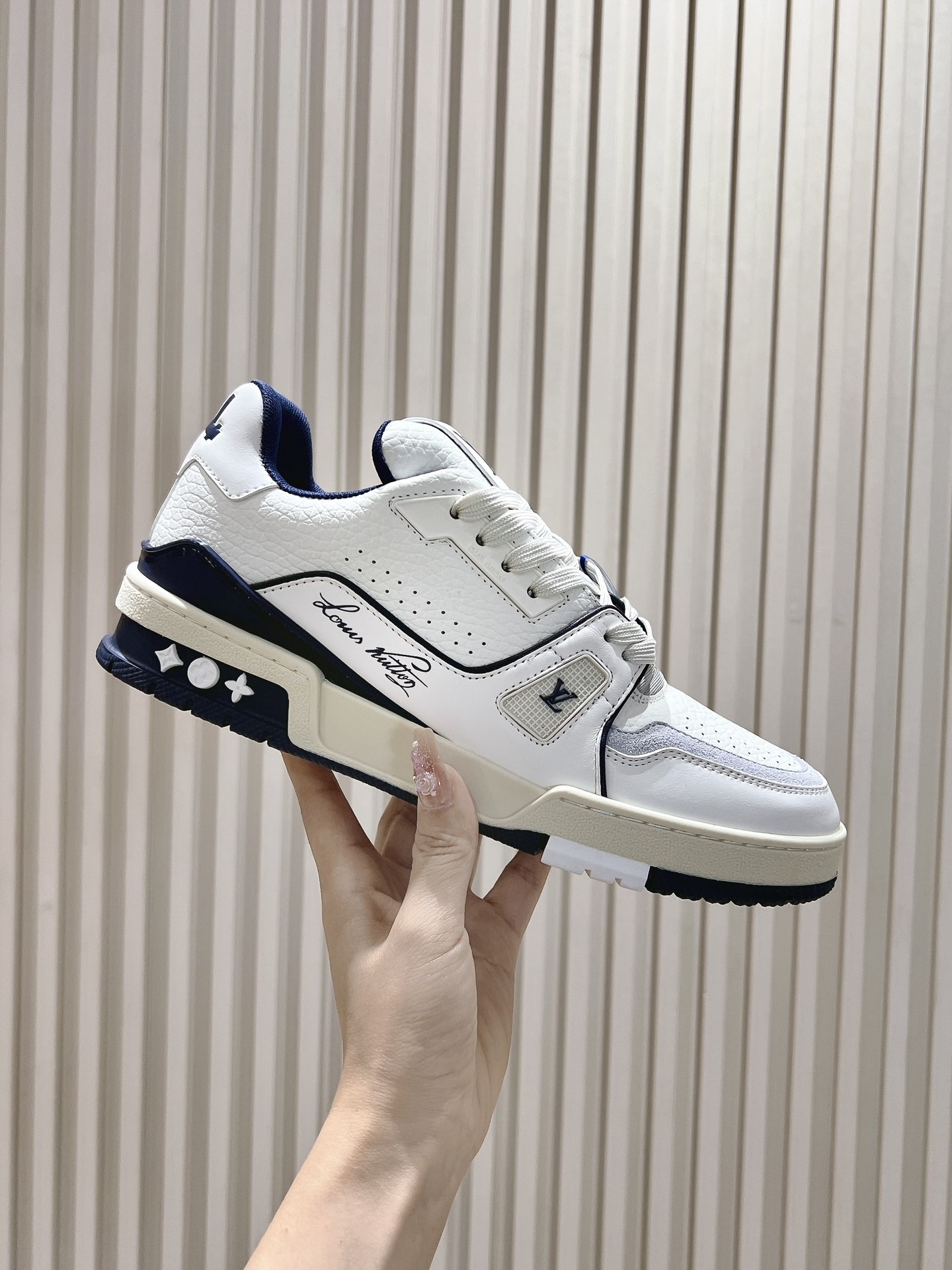 Men's shoes