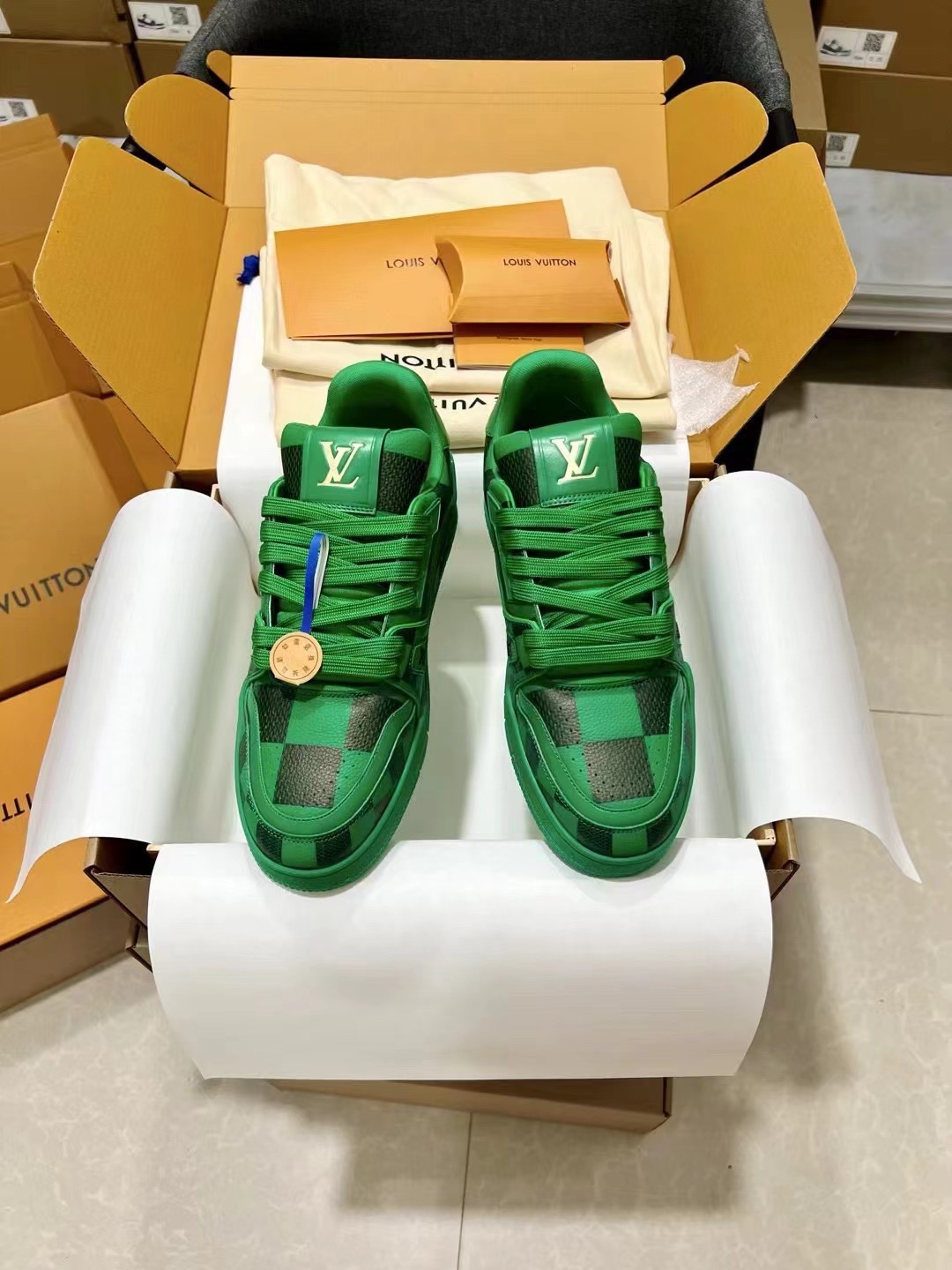 Men's shoes