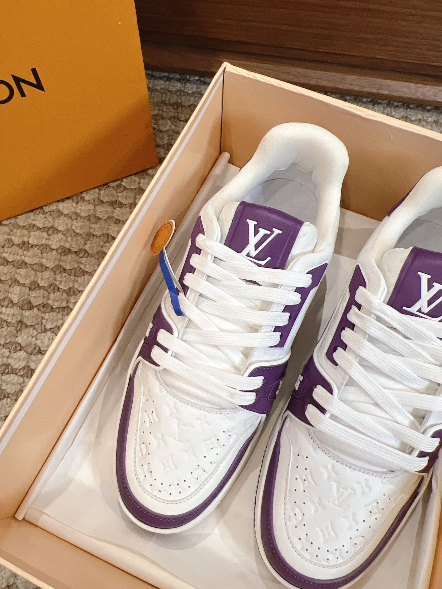 Men's shoes