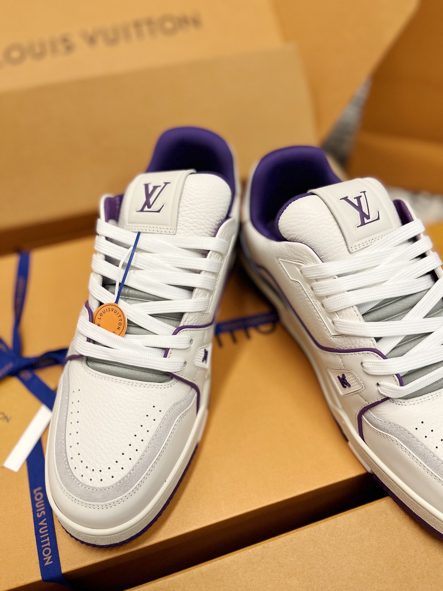 Men's shoes